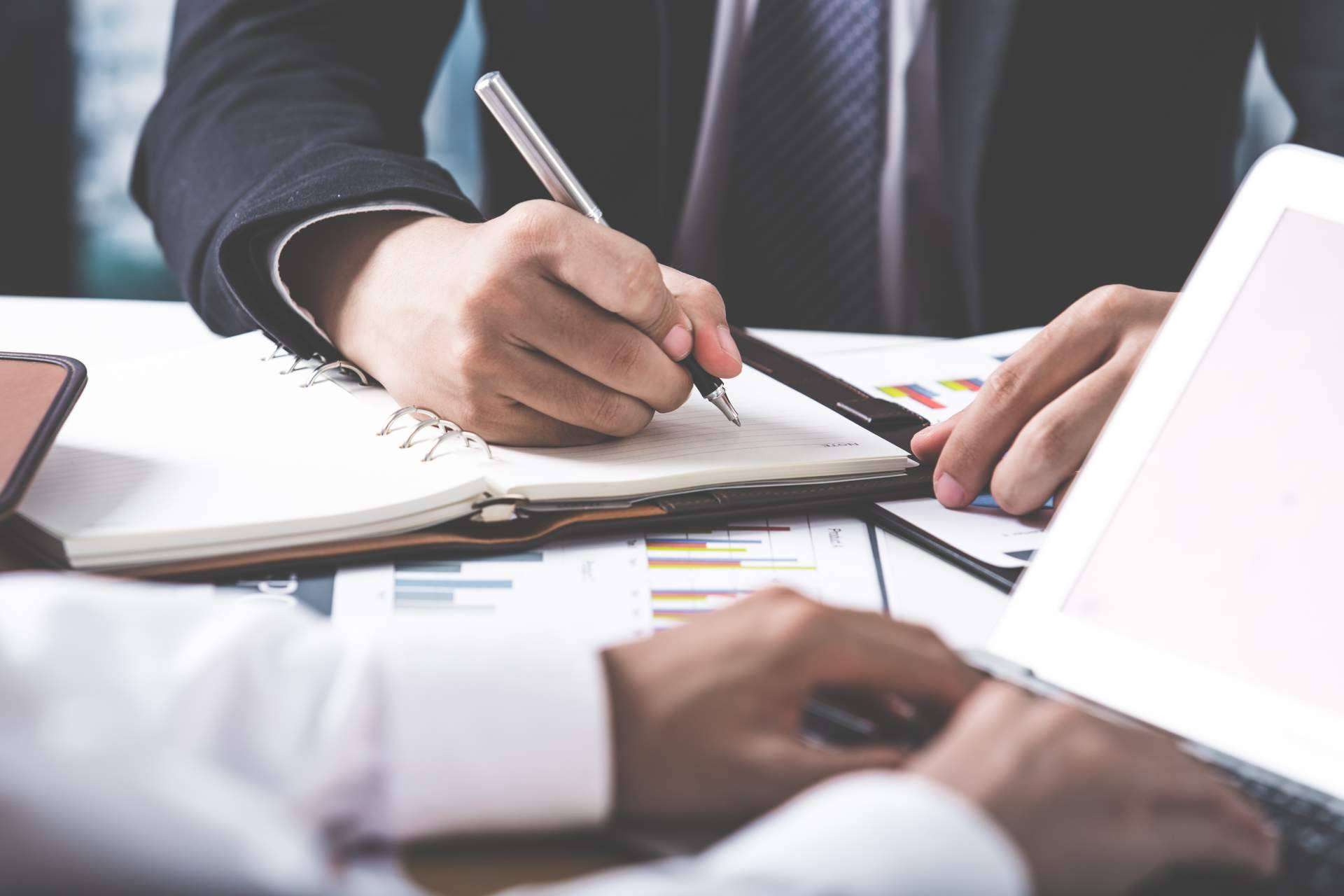 Conseguir financiación del circulante para una empresa con la asesoría de The Lion Brokers