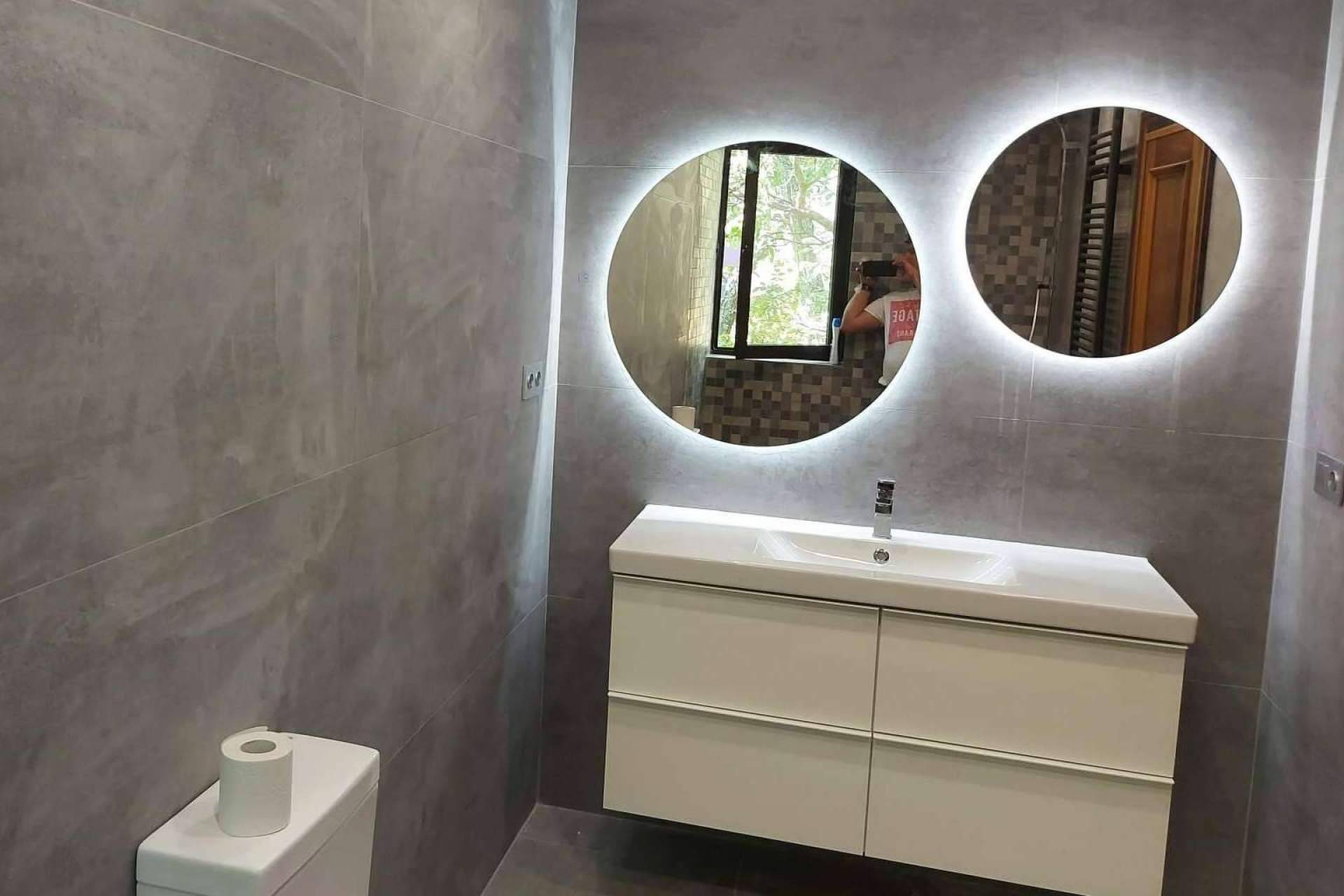 Peluani Construcciones realiza reformas integrales de pisos, oficinas, baños y cocinas