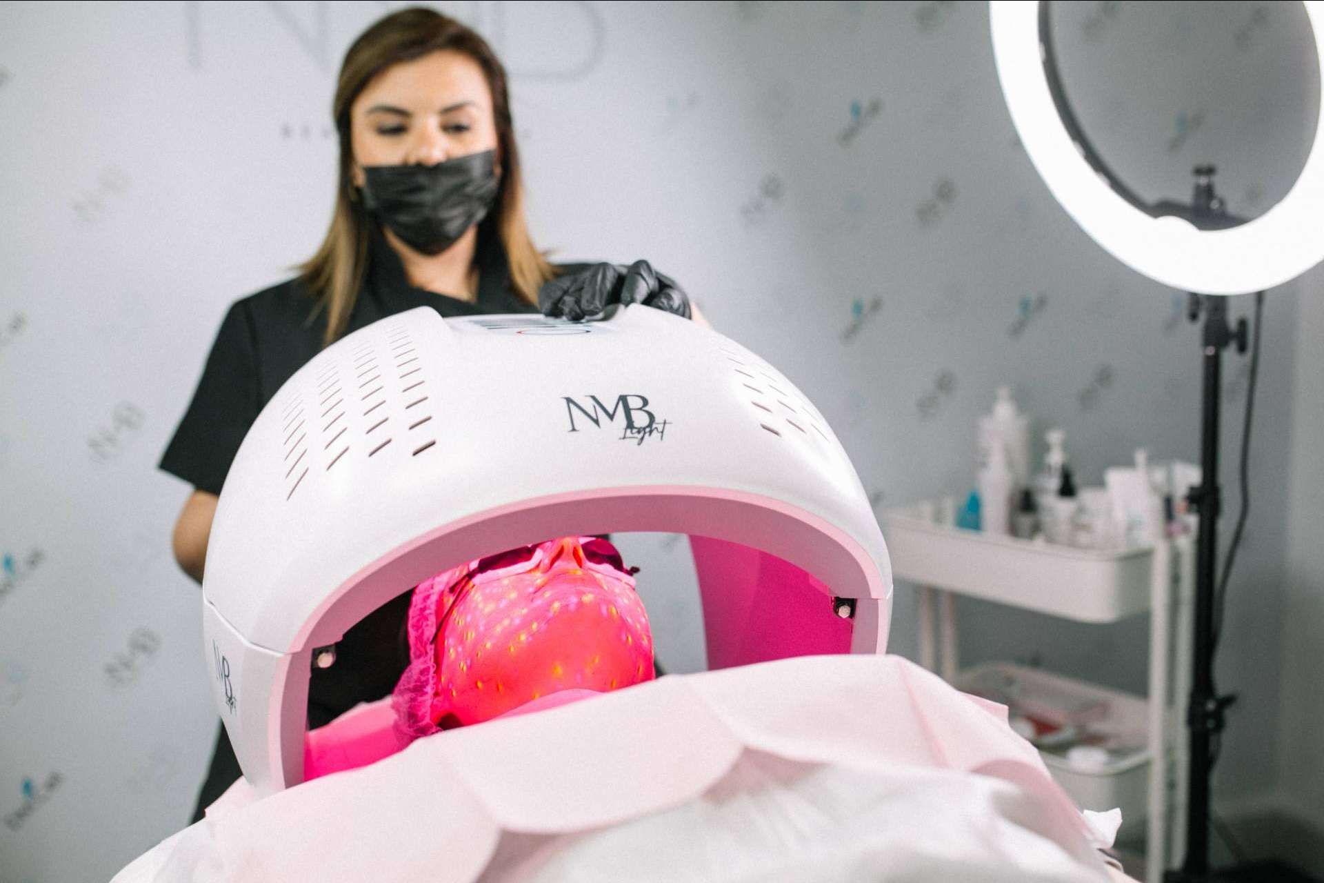 Aparatología de estética avanzada con NMBeauty Academy. Diferentes tipos de láser, oxigenoterapia y mucho más