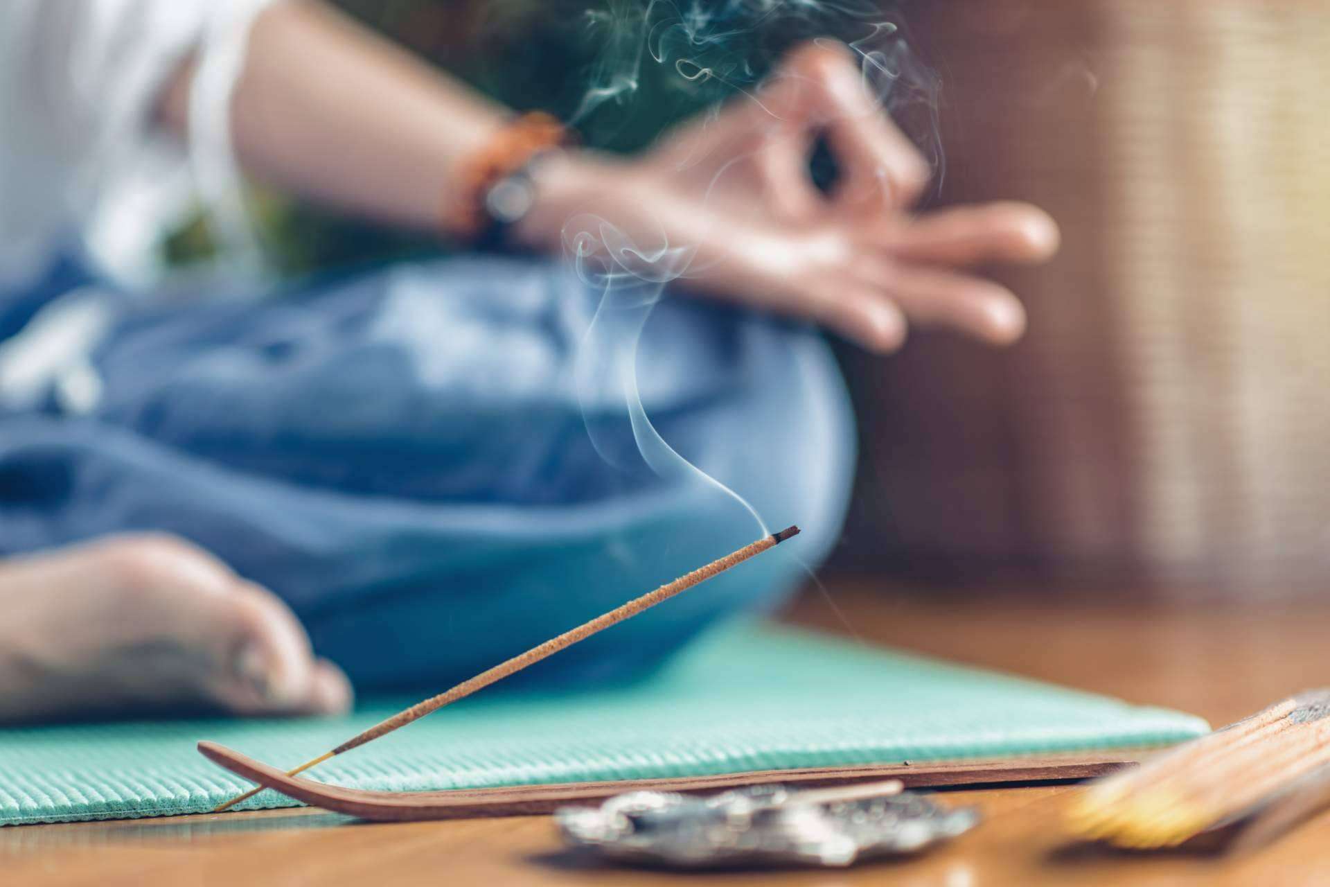 ¿Dónde realizar cursos de meditación de forma presencial y online?, por Om Mindfulness
