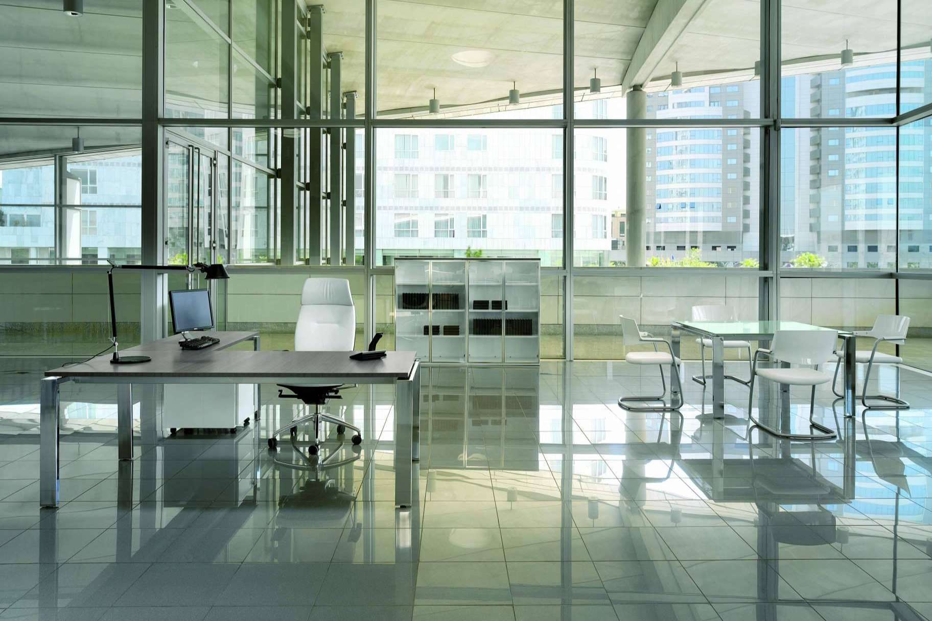 Montaje gratuito de mobiliario de oficina en Madrid con Officedeco