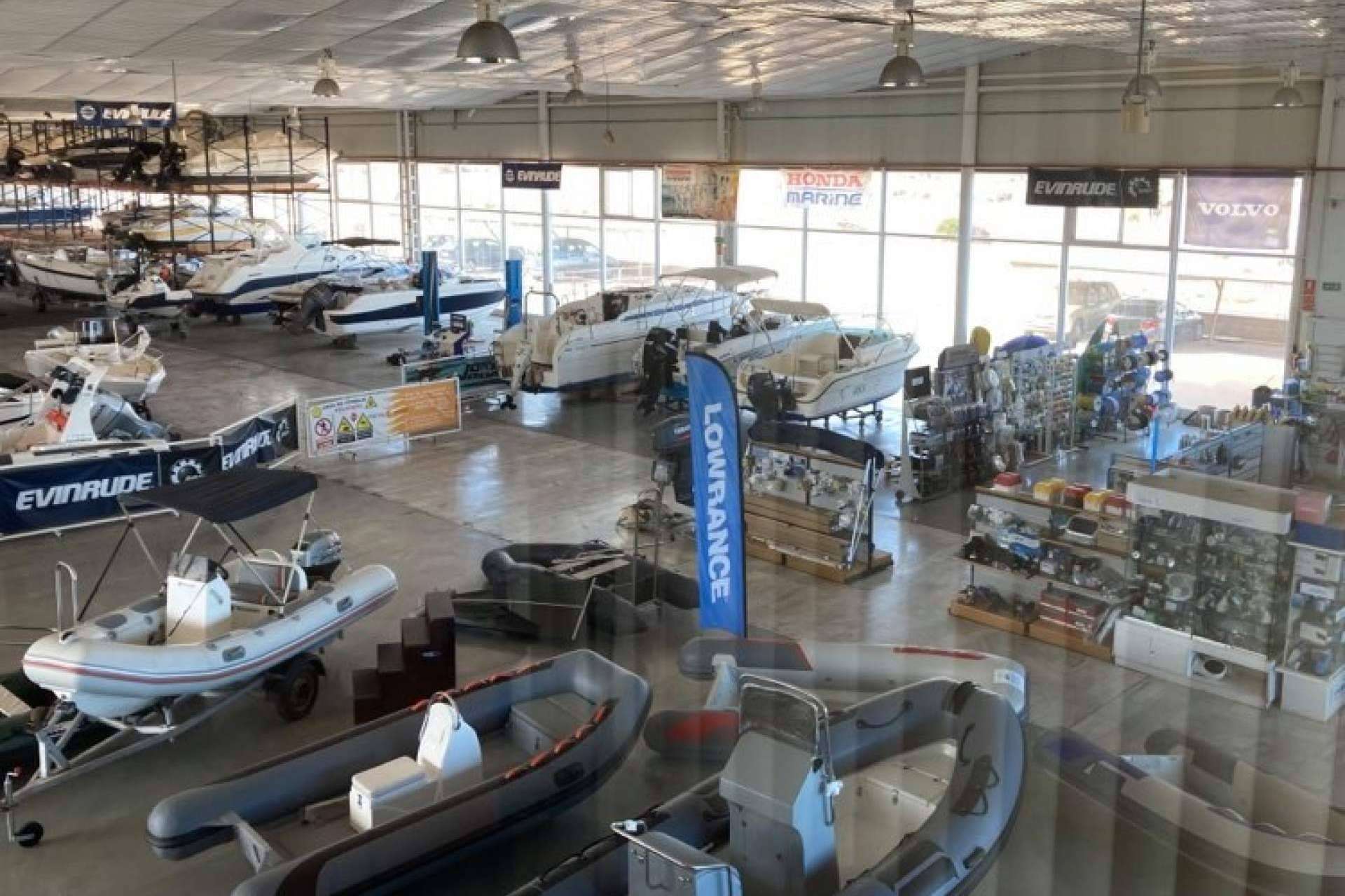 Gran variedad de barcos de ocasión en Murcia en Marina Center