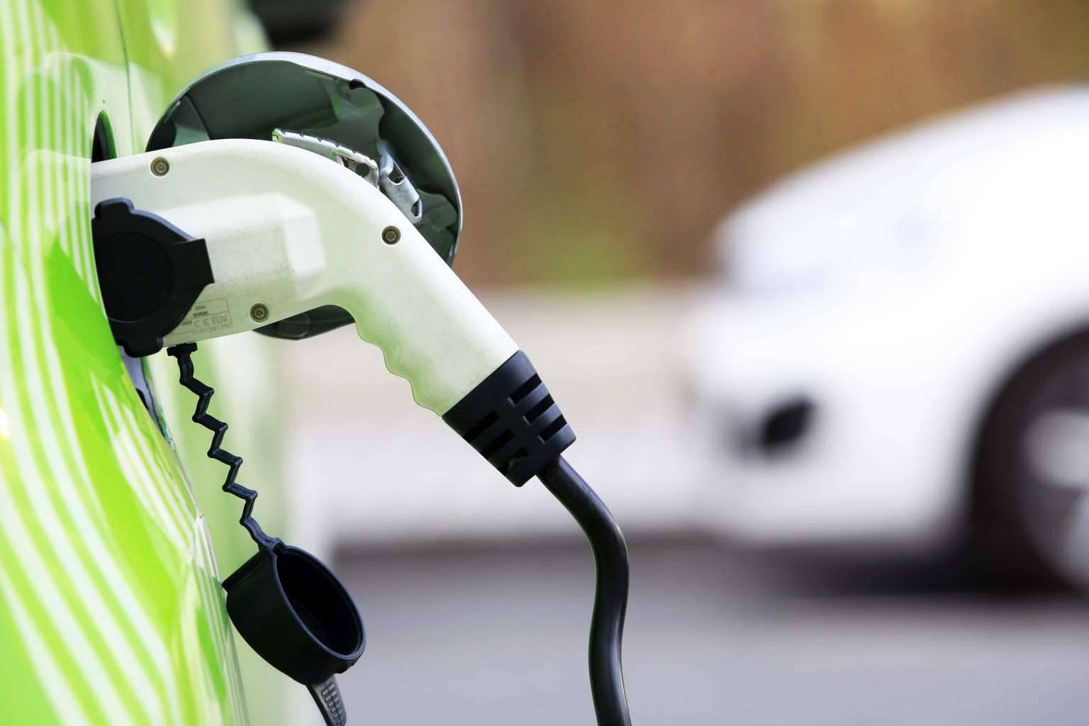Servicio de puntos de recarga para vehículos eléctricos en viviendas unifamiliares de la mano de Enchufamos Tu Coche
