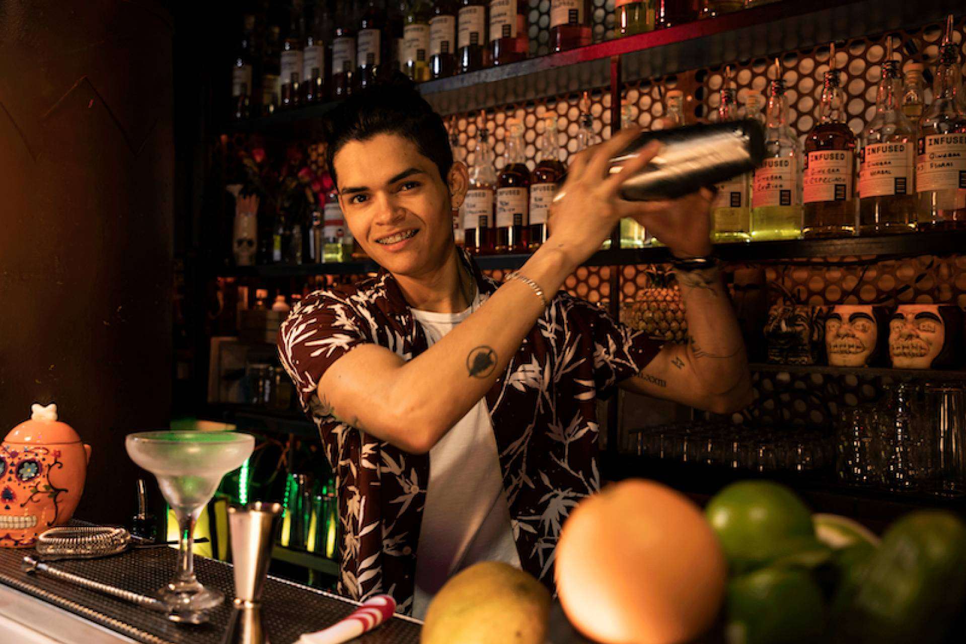 El bartending vuelve a ser tendencia, según explica la ESCOM