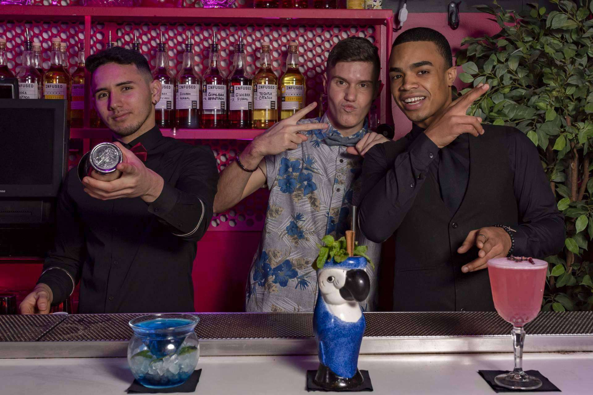 El flair bartending está de moda, por ESCOM