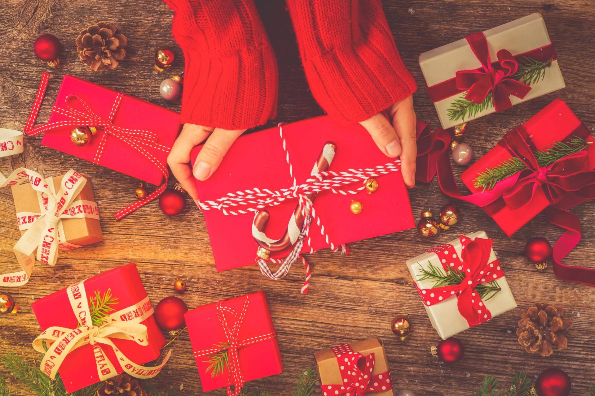 Belleza, salud y sonrisa, todo en uno. Los packs navideños de regalos de Cosmetics Tenerife