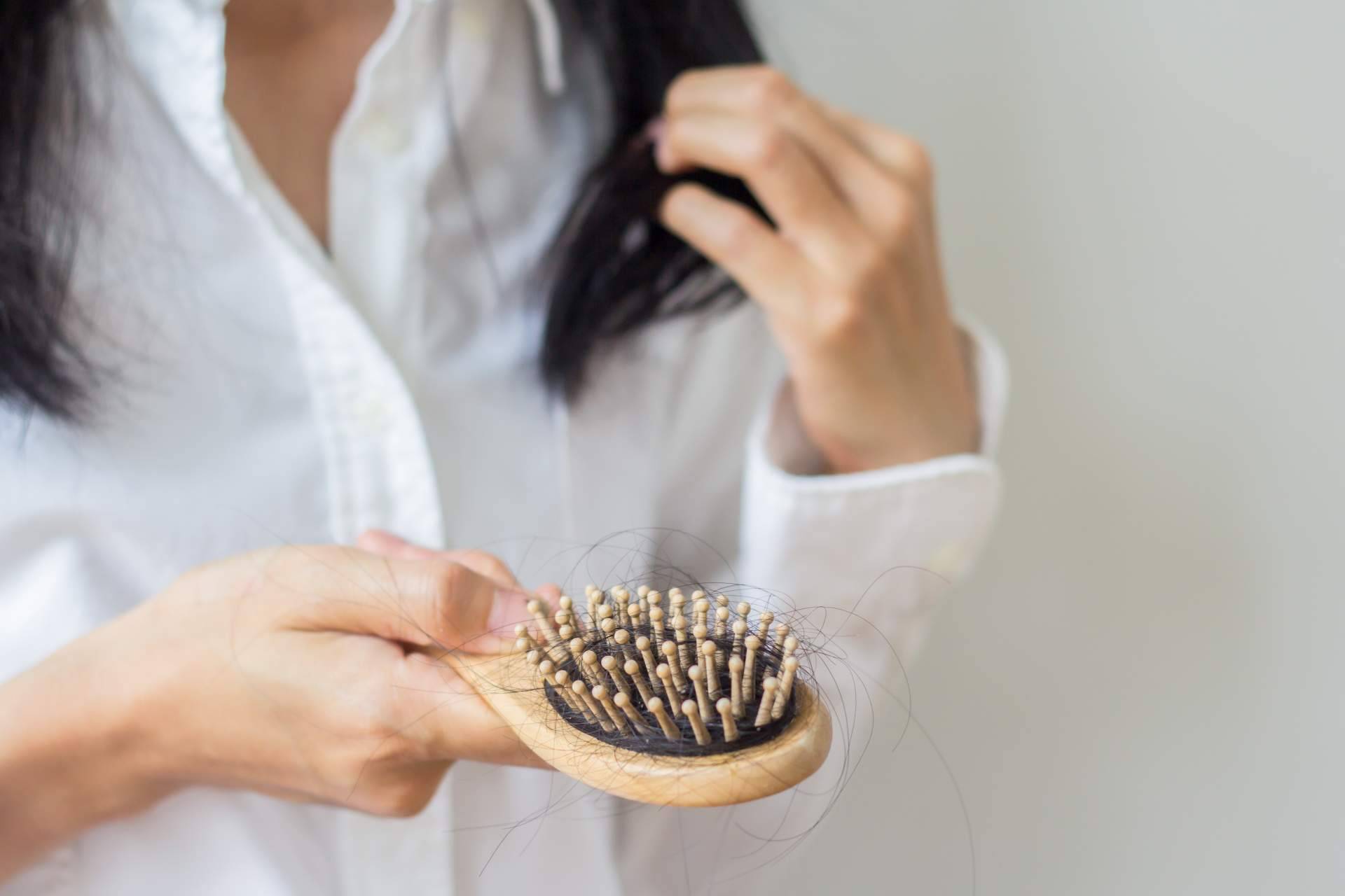 ¿Qué hacer ante la caída del cabello debida a tratamientos oncológicos? La ayuda de CharoConector Healthy Style