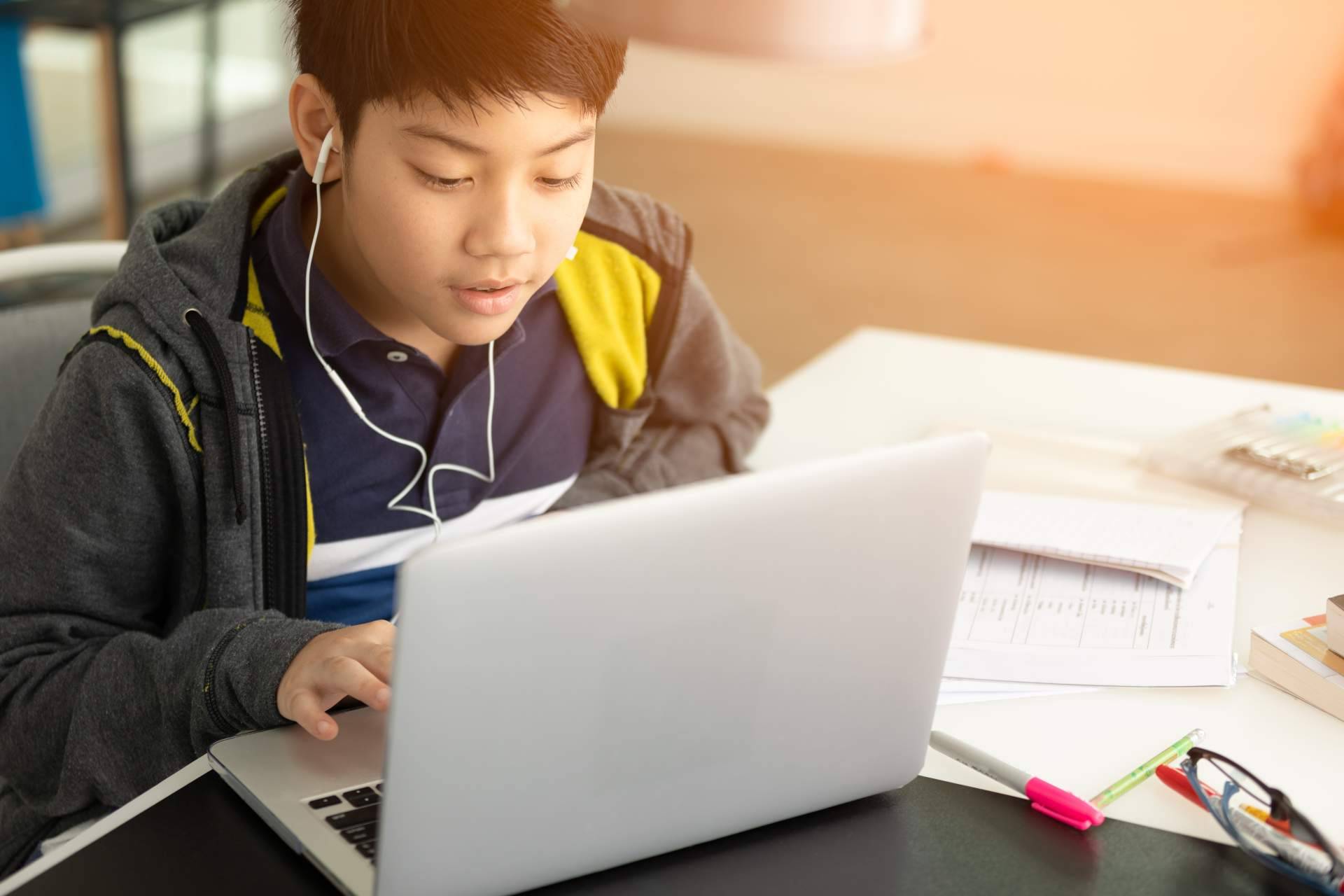 Razones por las que los niños deberían aprender programación según Code Brain