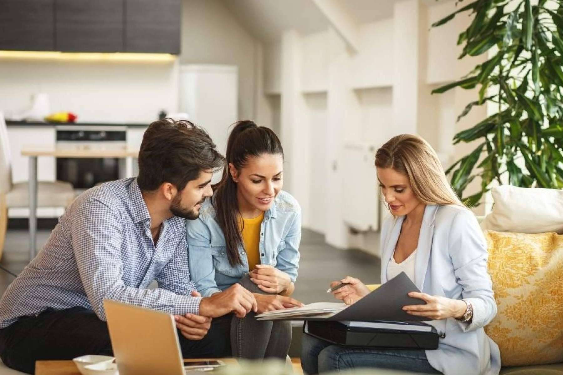 La importancia de contar con los agentes inmobiliarios Elba Invest Inmobiliaria