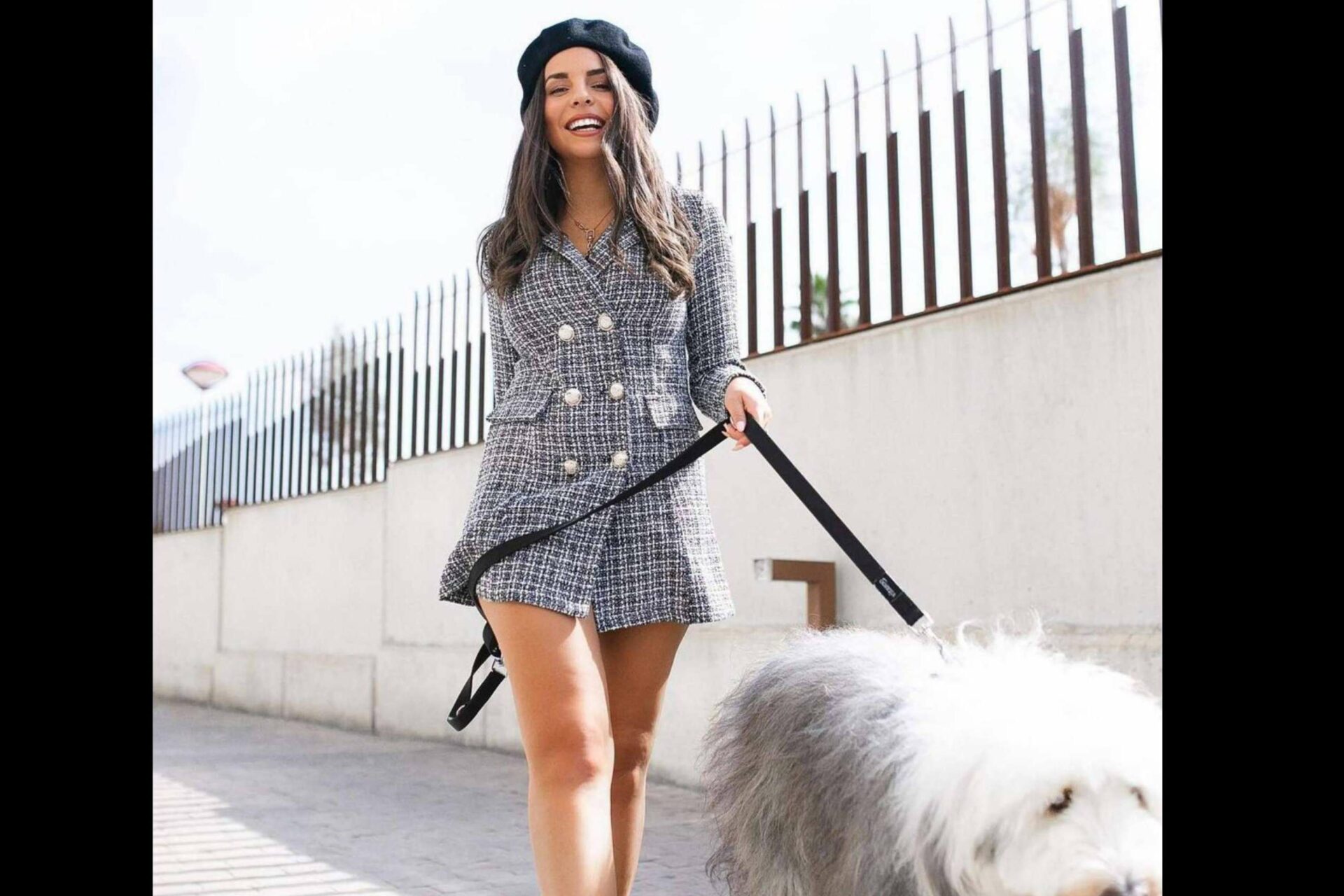 La blazer que triunfa este otoño ha sido mostrada por la influencer Emilia Chaochi