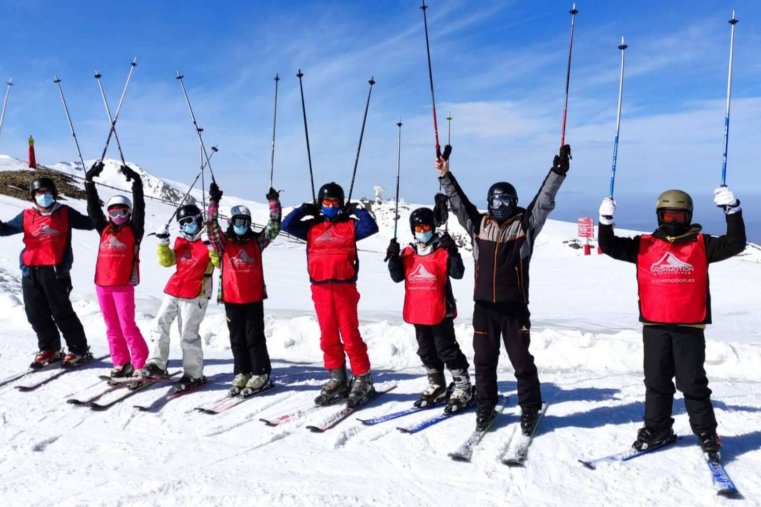 Clases y alquiler de equipos de snowboard y esquí en Sierra Nevada de la mano de Snowmotion