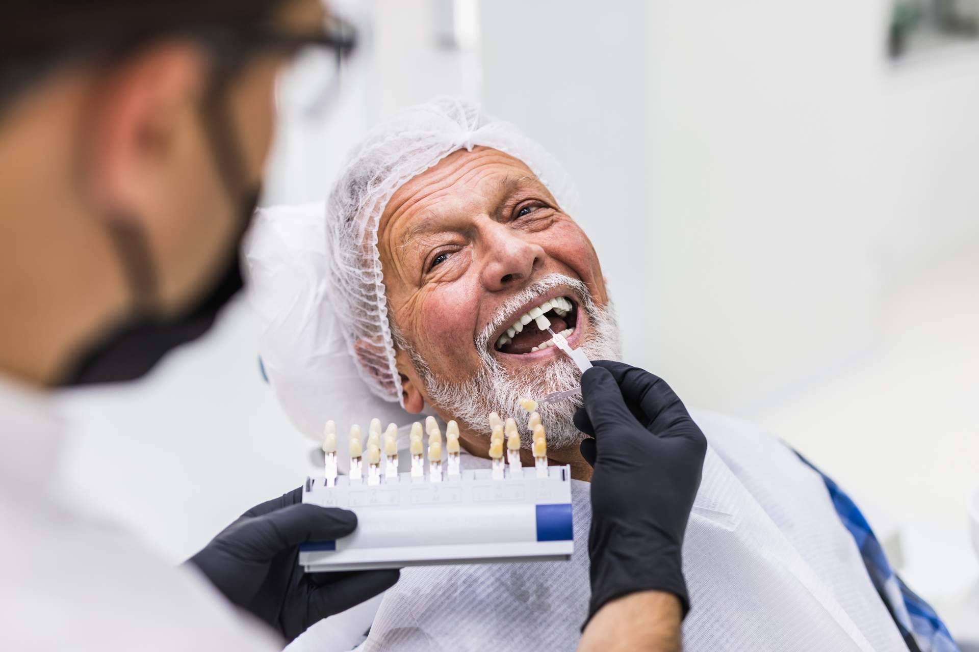 En Hospitalet, Clínicas Qualident ofrece implantes dentales innovadores