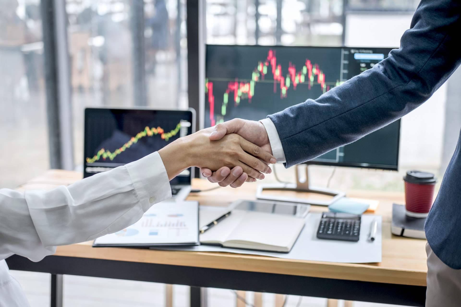 Aprender a leer los signos del trading institucional gracias al curso Rompimiento en la Zona Mastery de Área de Inversión