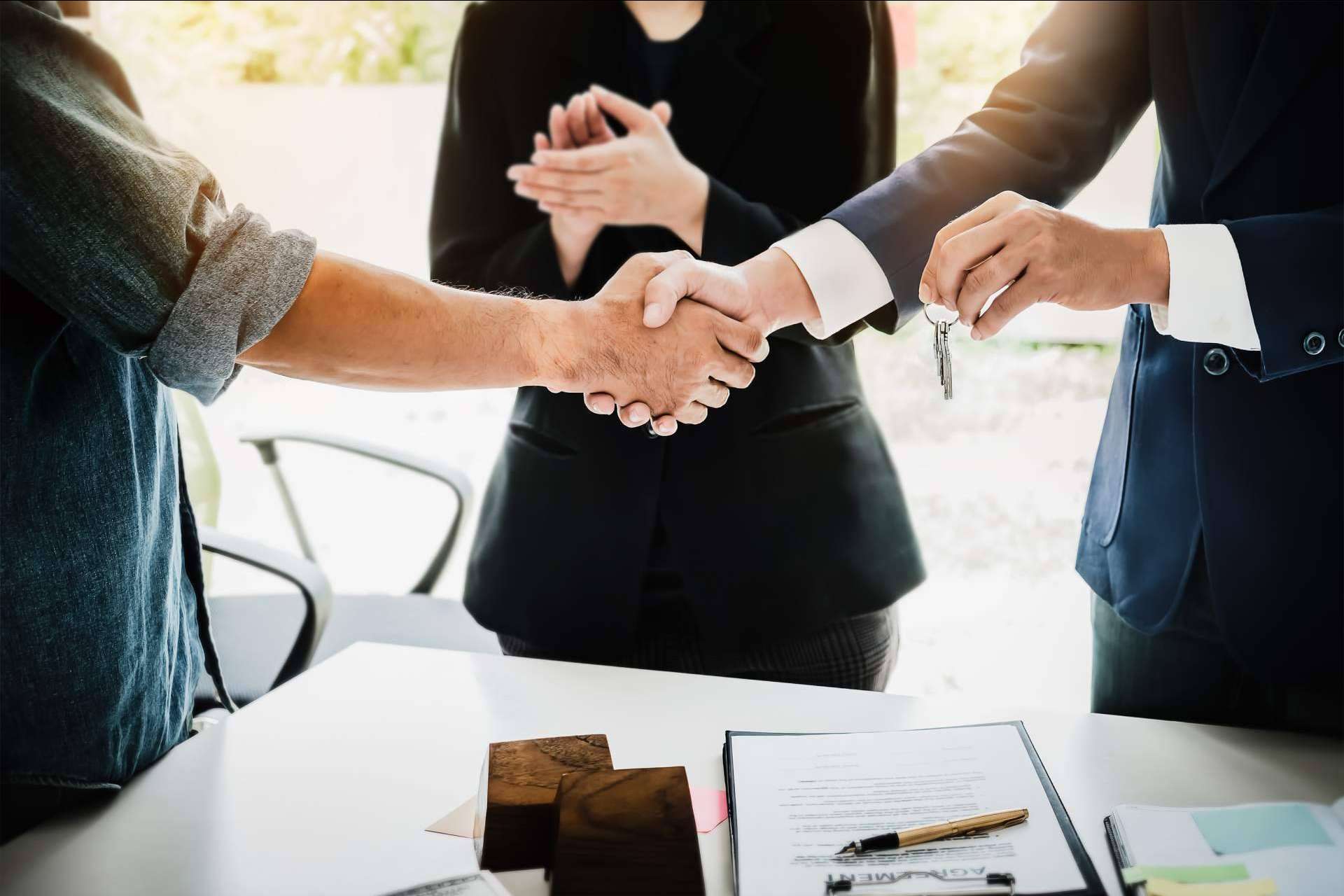 Encontrar un despacho de abogados en Alicante especializado en derecho inmobiliario es posible con Carlos Baño León