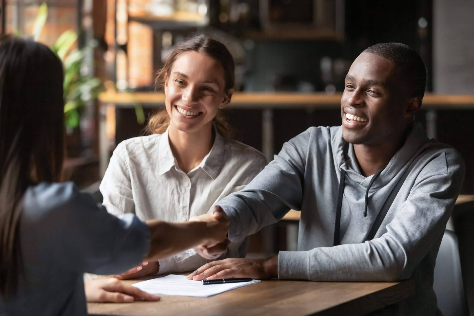 Conseguir la hipoteca ideal gracias a la ayuda de un intermediario de crédito inmobiliario