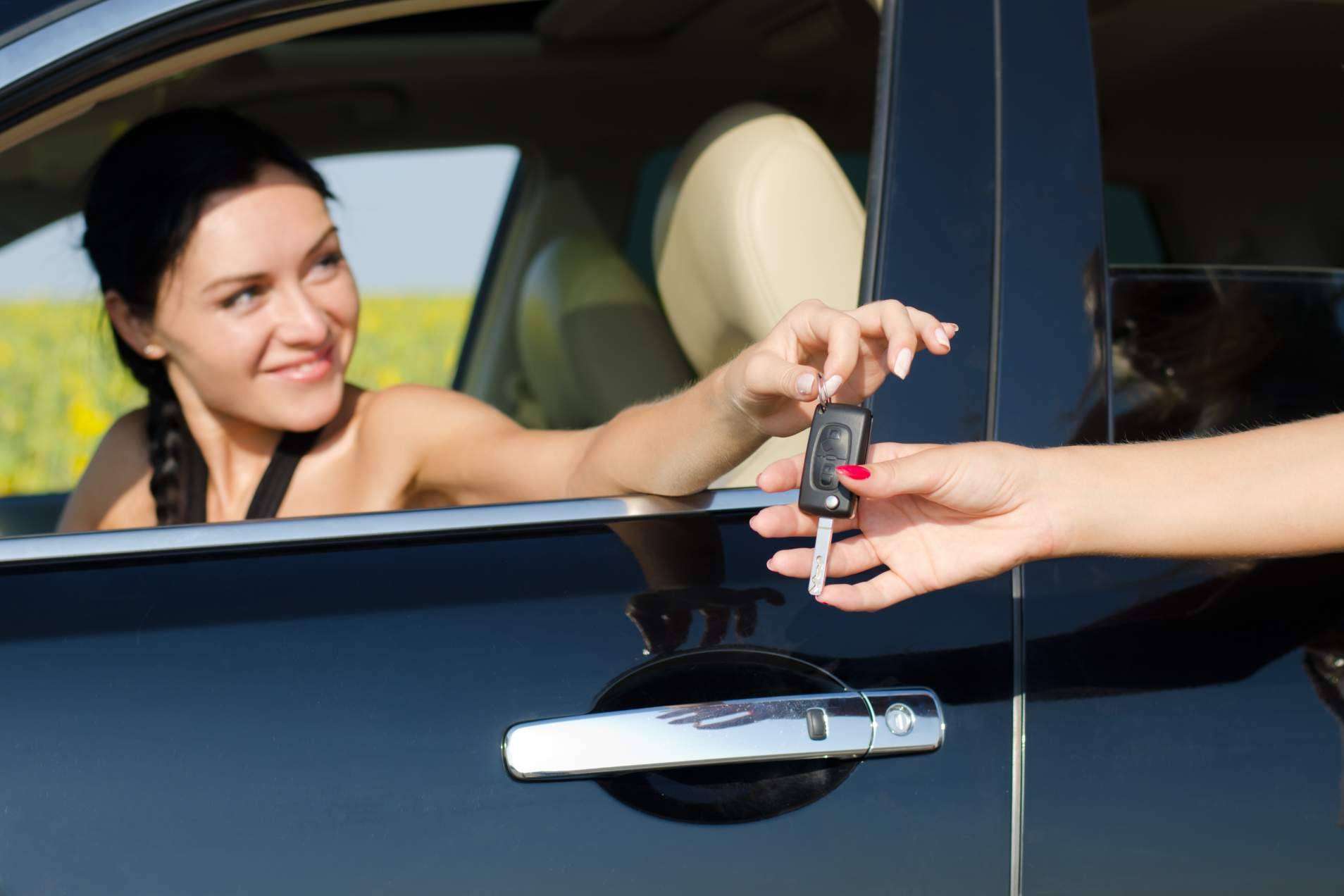 La transferencia de vehículos debe ser realizada justo tras la compraventa, por Testmotor