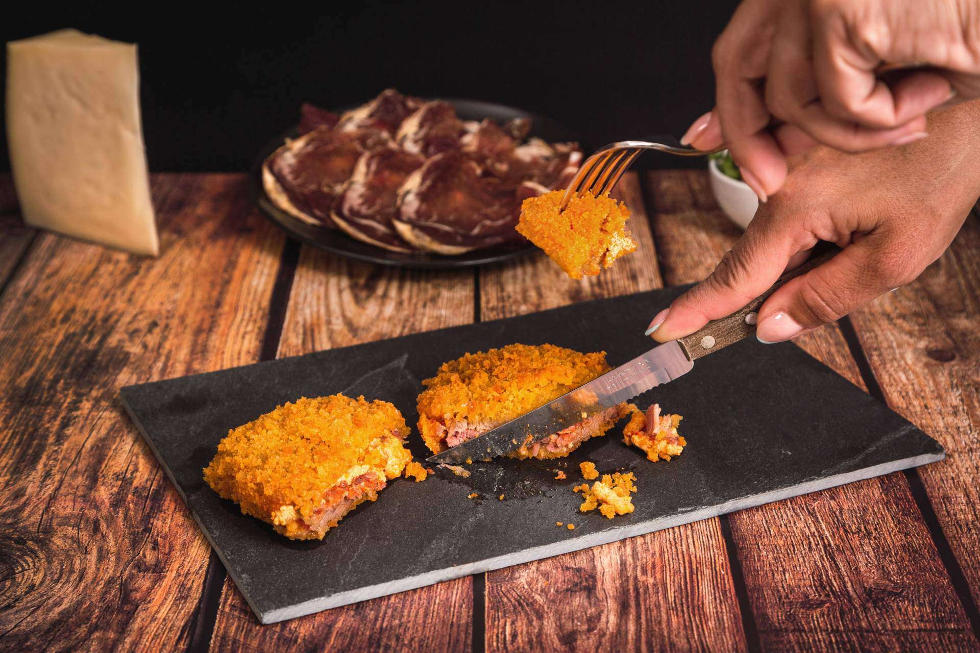 La jugosidad del cachopo original online, uno de los factores clave que marca la diferencia de Kachopo King
