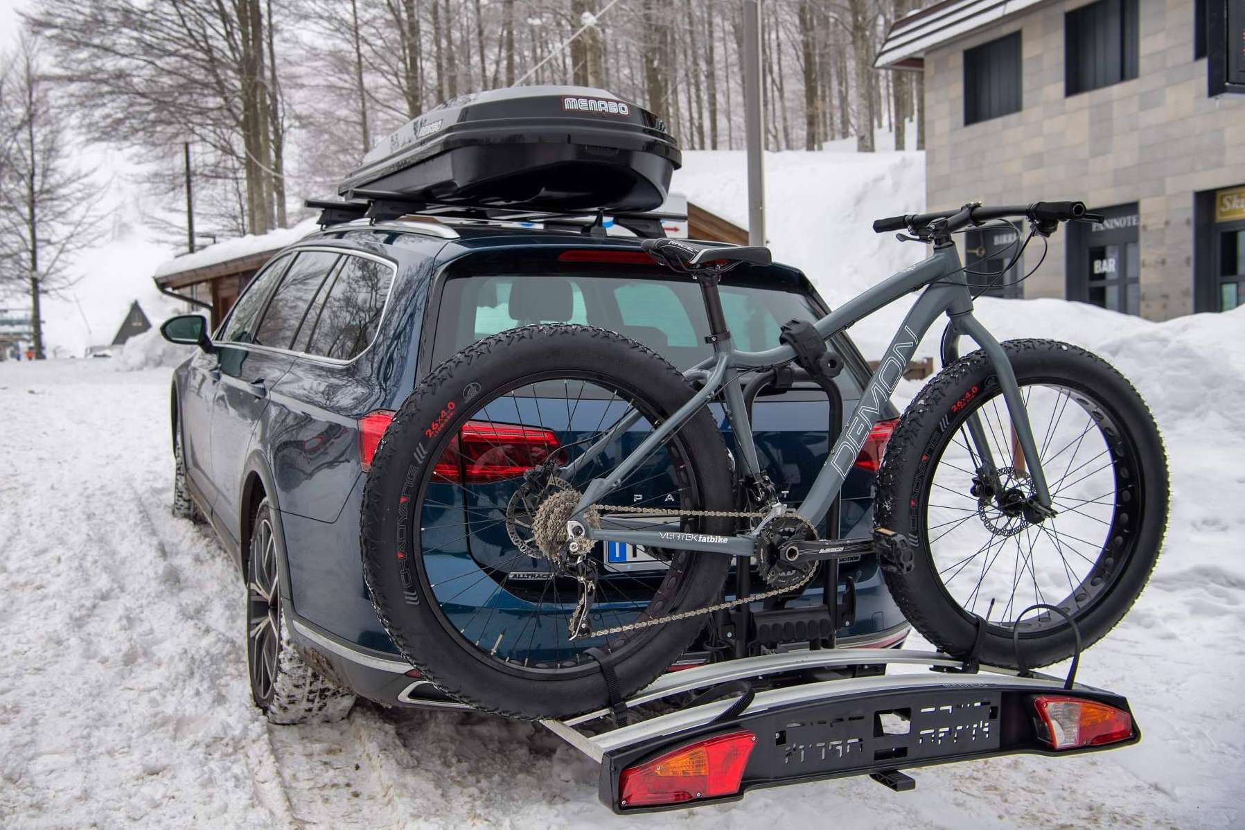 Equipar el coche con los accesorios que ofrece Negrillo.es para el transporte de equipaje, bicicletas, esquís, enganches y otros componentes