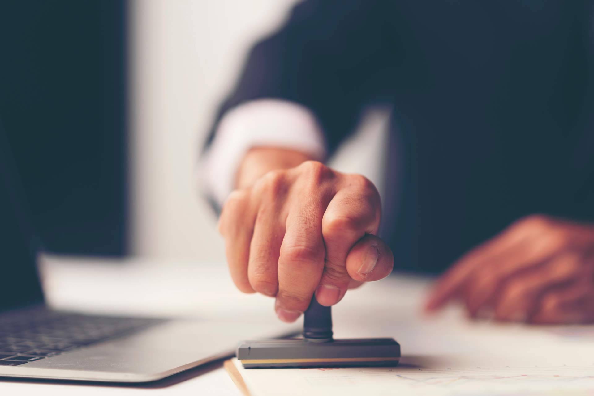 ¿Cómo gestionar el permiso de trabajo tras la nueva reforma de la Ley de Extranjería? Desmon Abogados