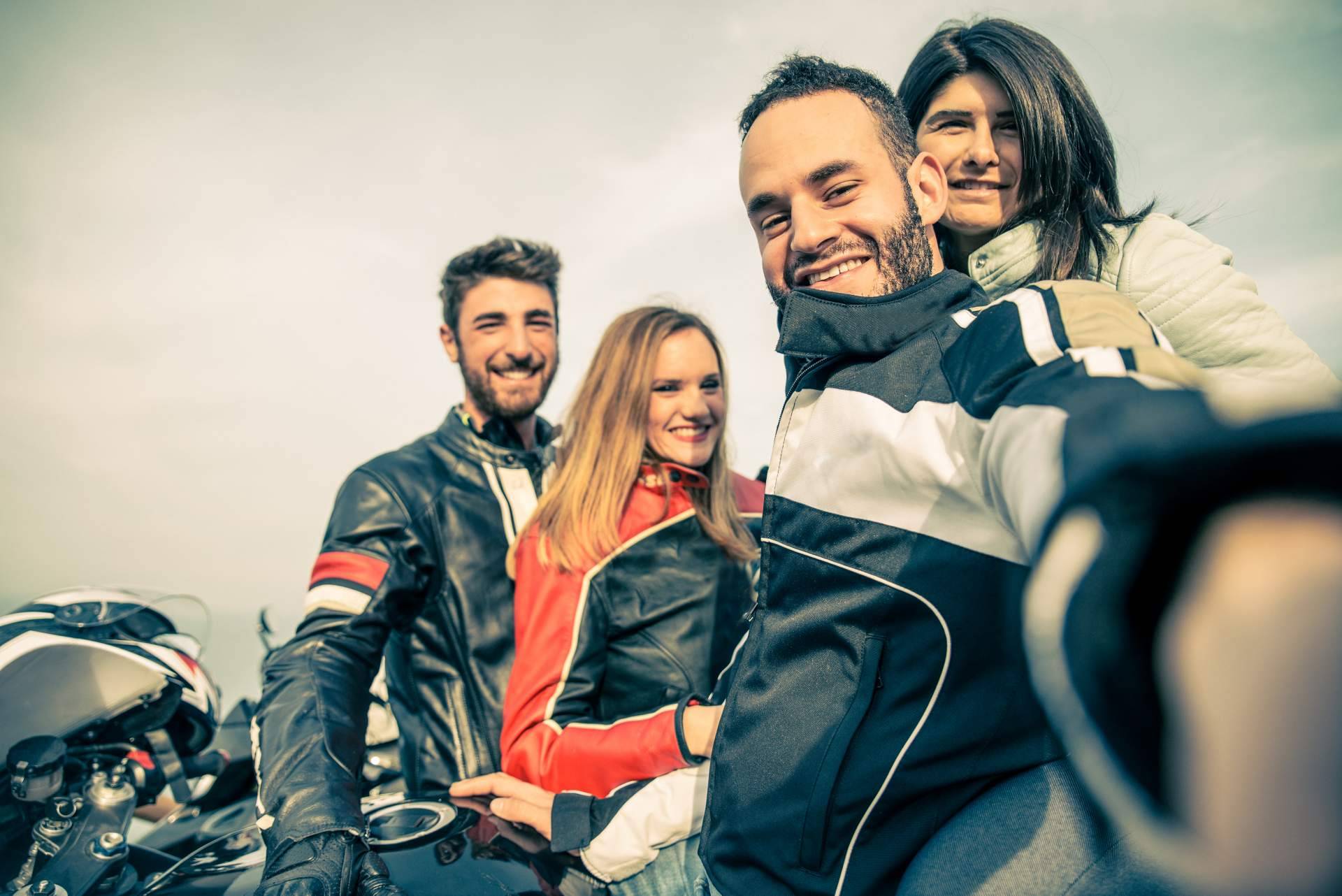 Motonity dispone de un catálogo con las mejores marcas de chaquetas de moto para mujer