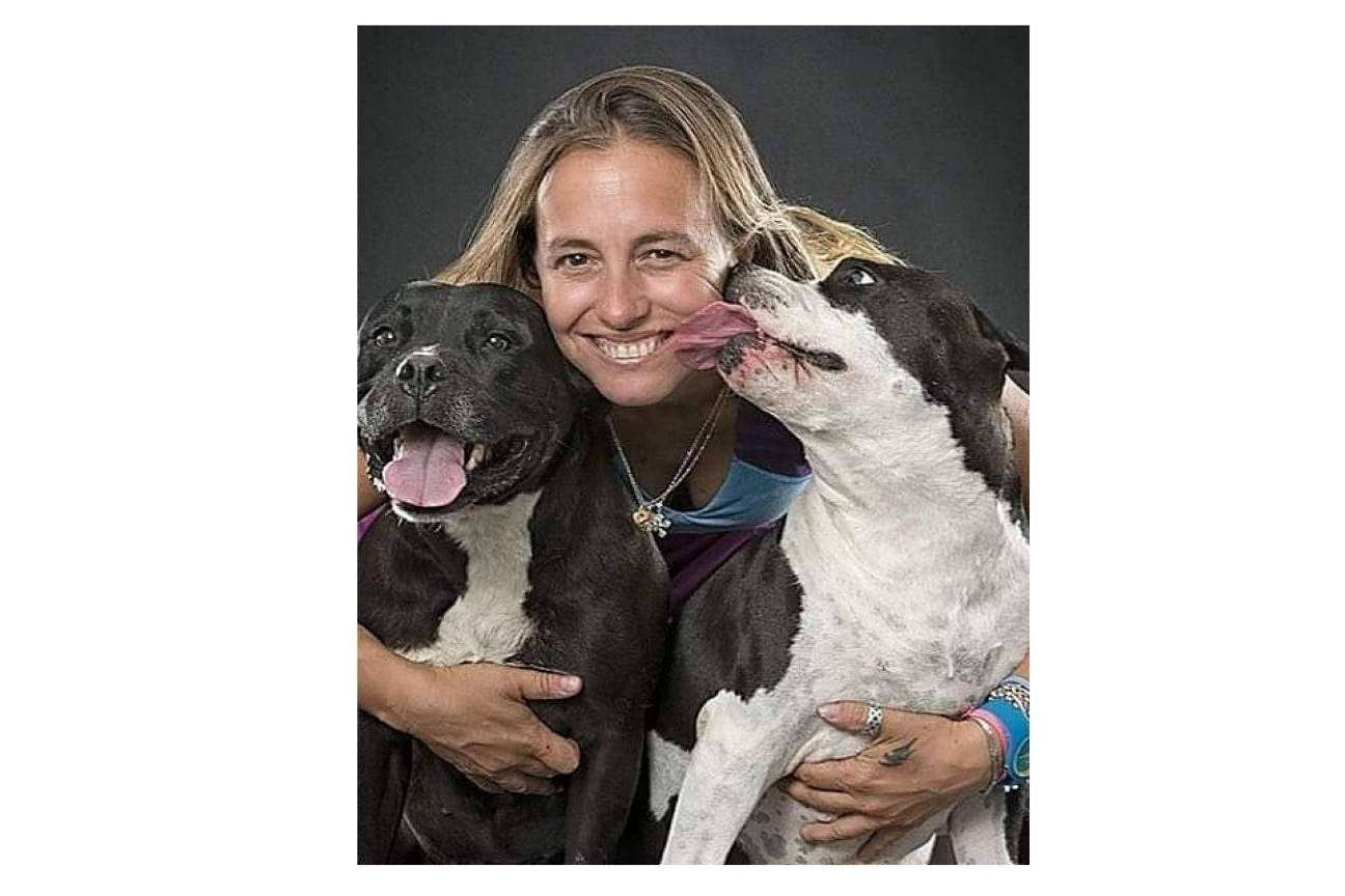 El método sin jaulas de la guardería de día para mascotas de PERROBUENO