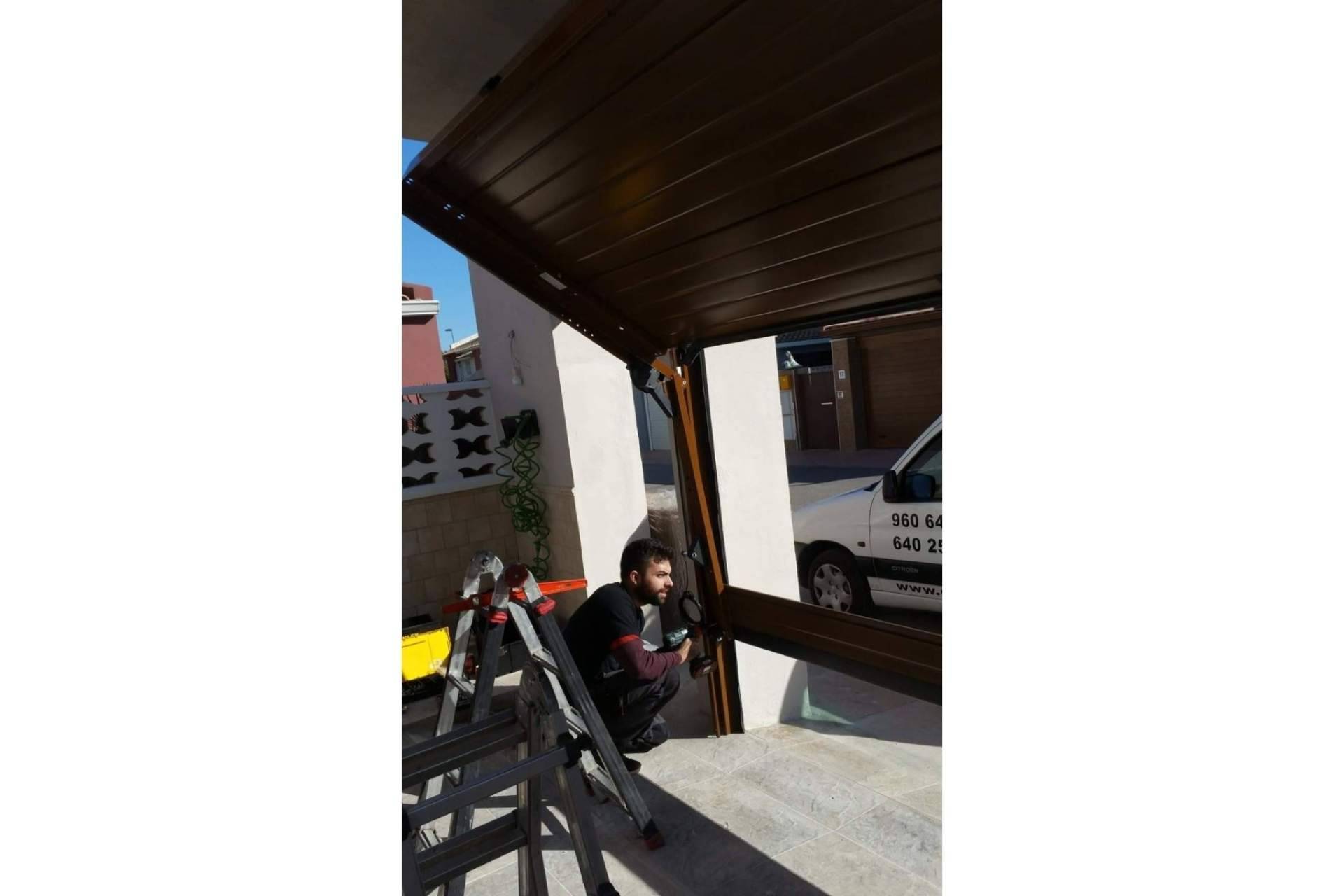 Overlap combina seguridad y tecnología en puertas de garaje adaptadas a los clientes