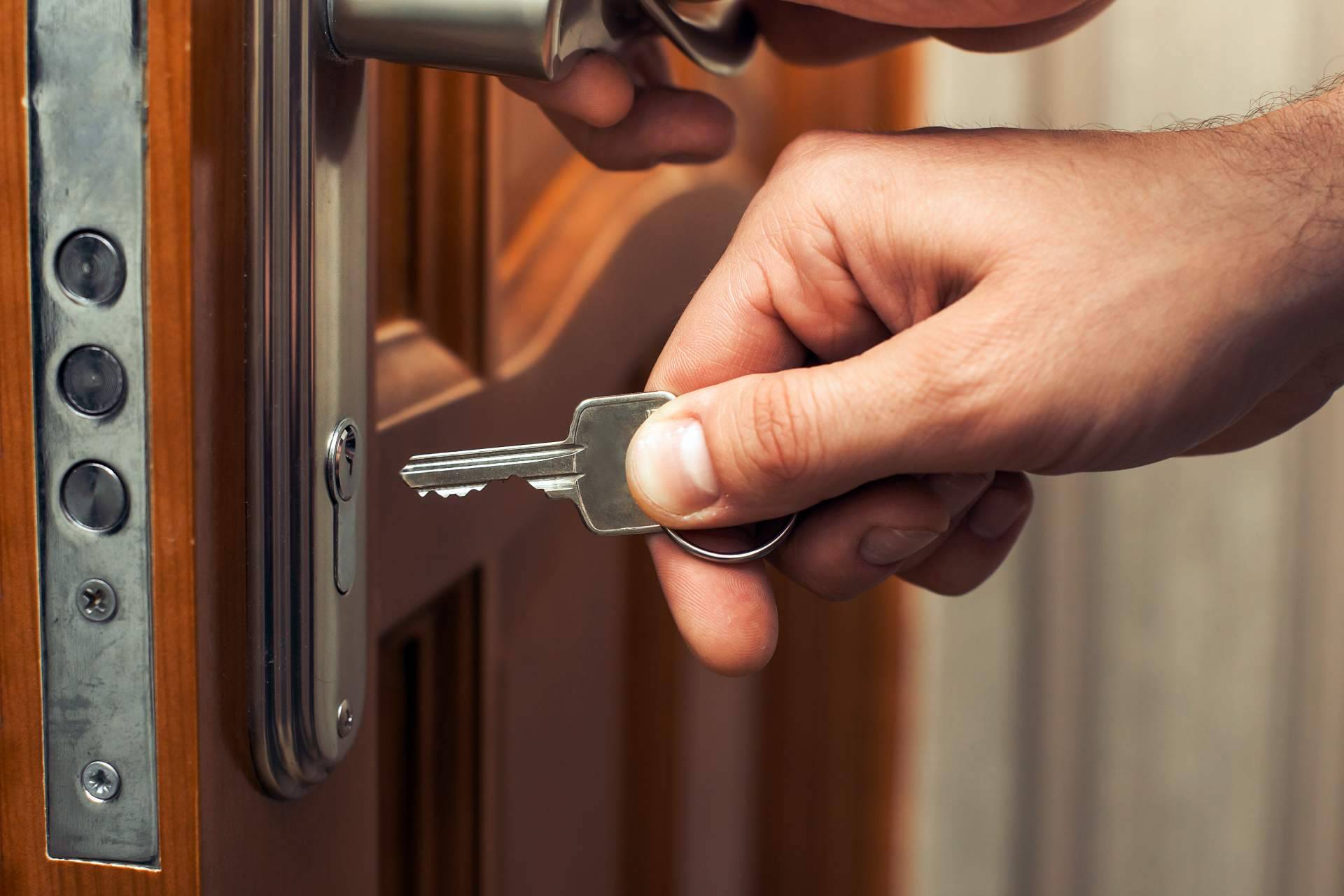 Madrid Cerrajería permite mejorar la seguridad de la puerta del hogar o el negocio