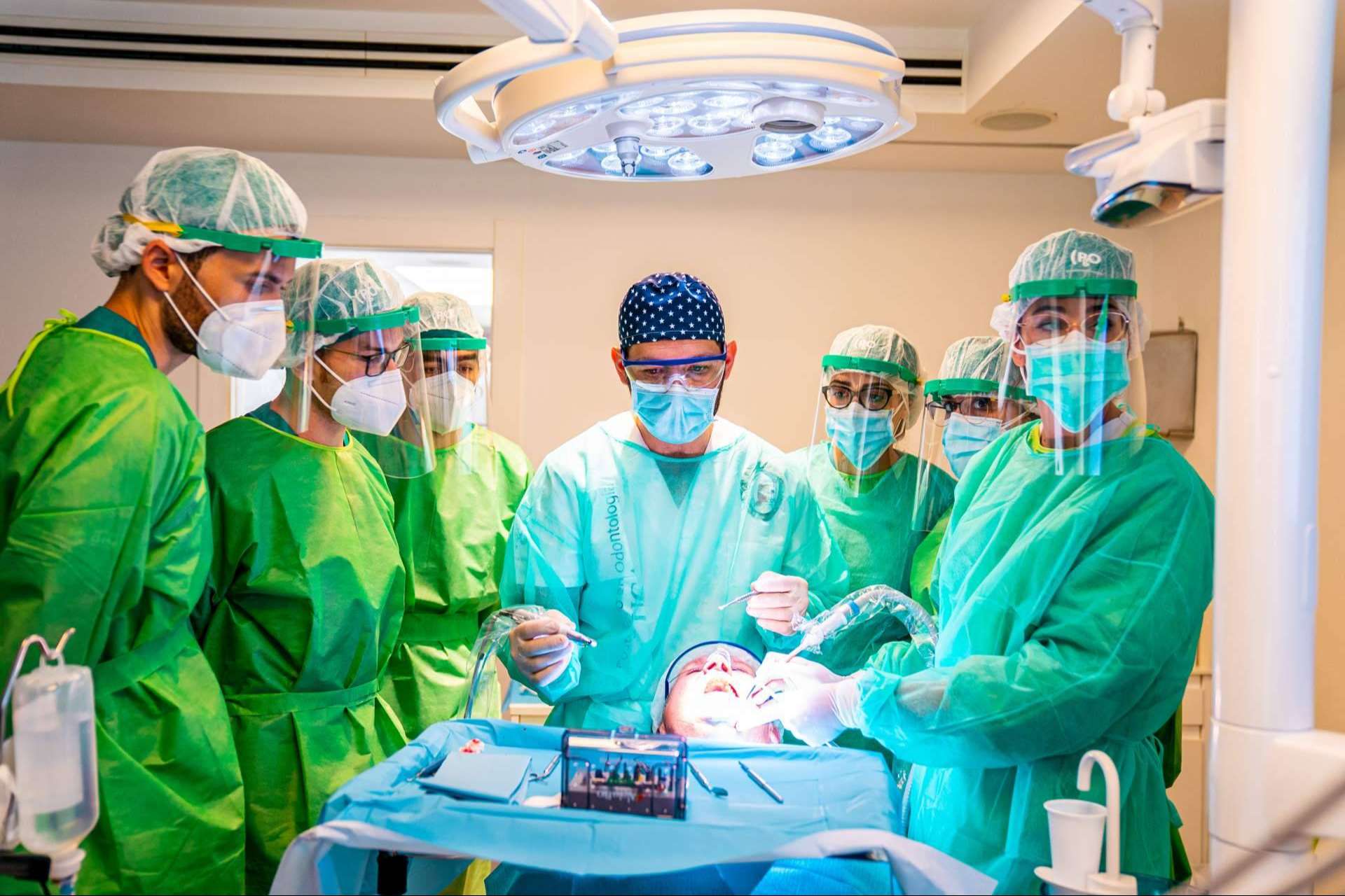 Uno de los centros educativos con mayor reconocimiento nacional e internacional en el ámbito de la odontología, Postgrado en Odontología UCAM