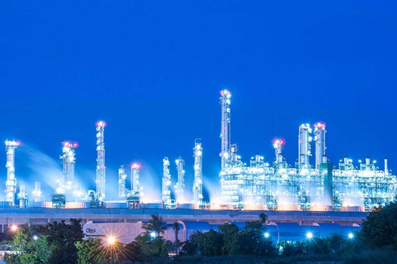 Capturar el CO2 de las refinerías y plantas químicas y emplearlo para fabricar nuevos combustibles