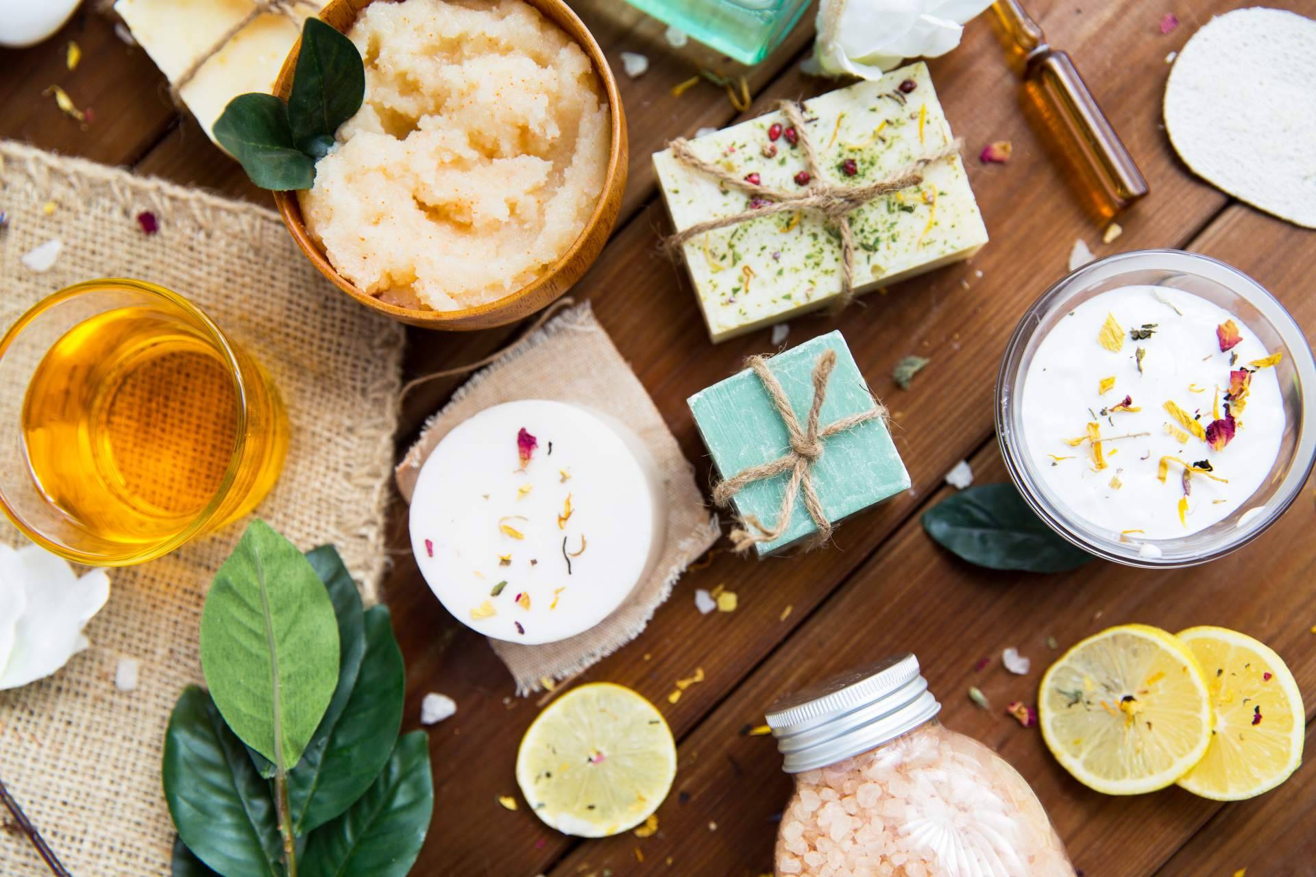 En casa, ahora es posible preparar cosmética natural