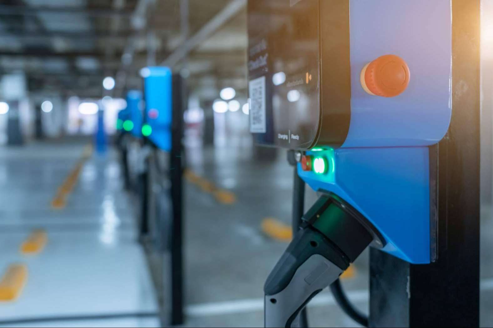 Instalación de estaciones de recarga de coche eléctrico en viviendas unifamiliares y edificios comunitarios