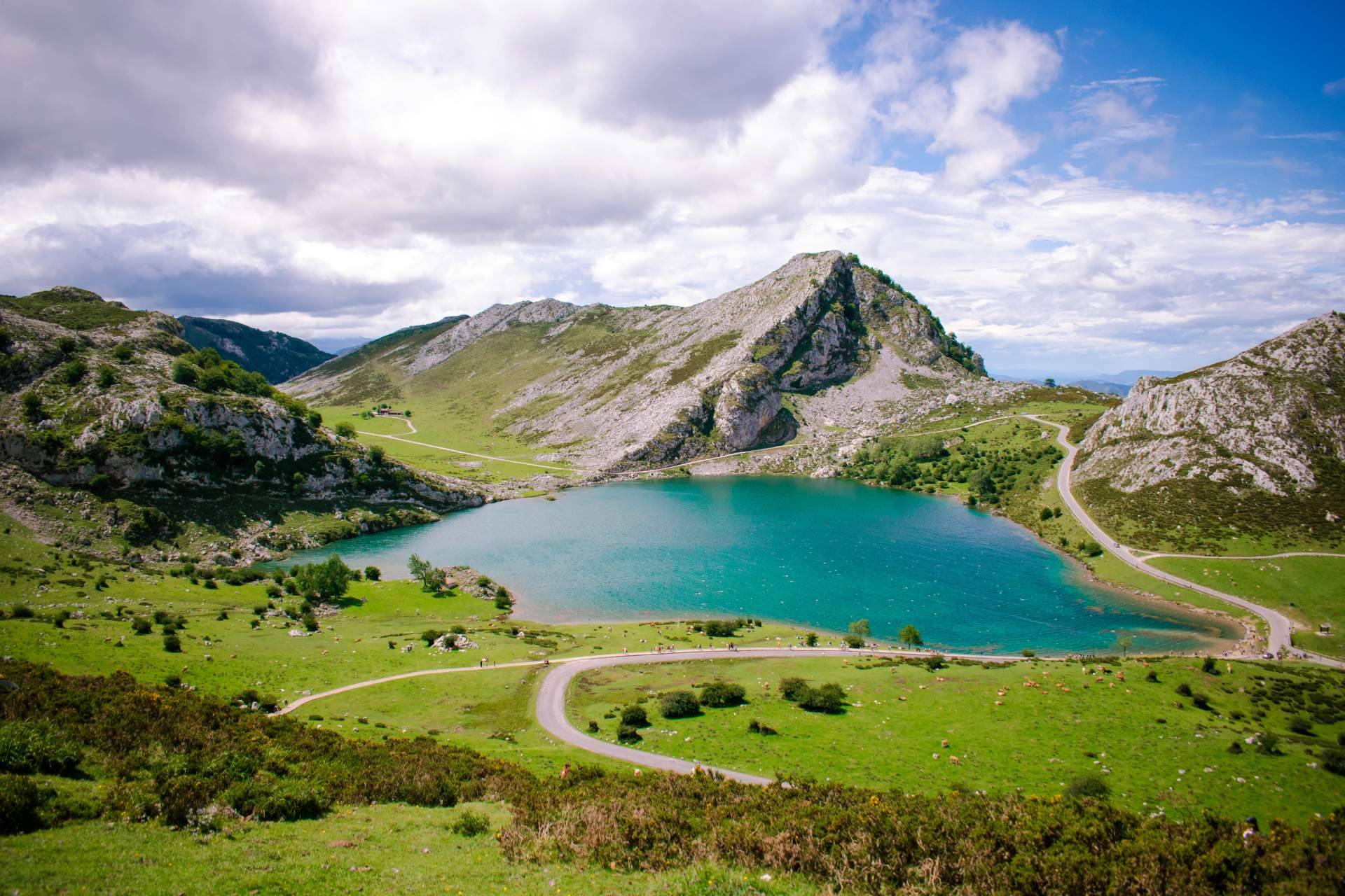 Excursiones a Covadonga y lagos de Covadonga ofrecidas por hazteUNBUS