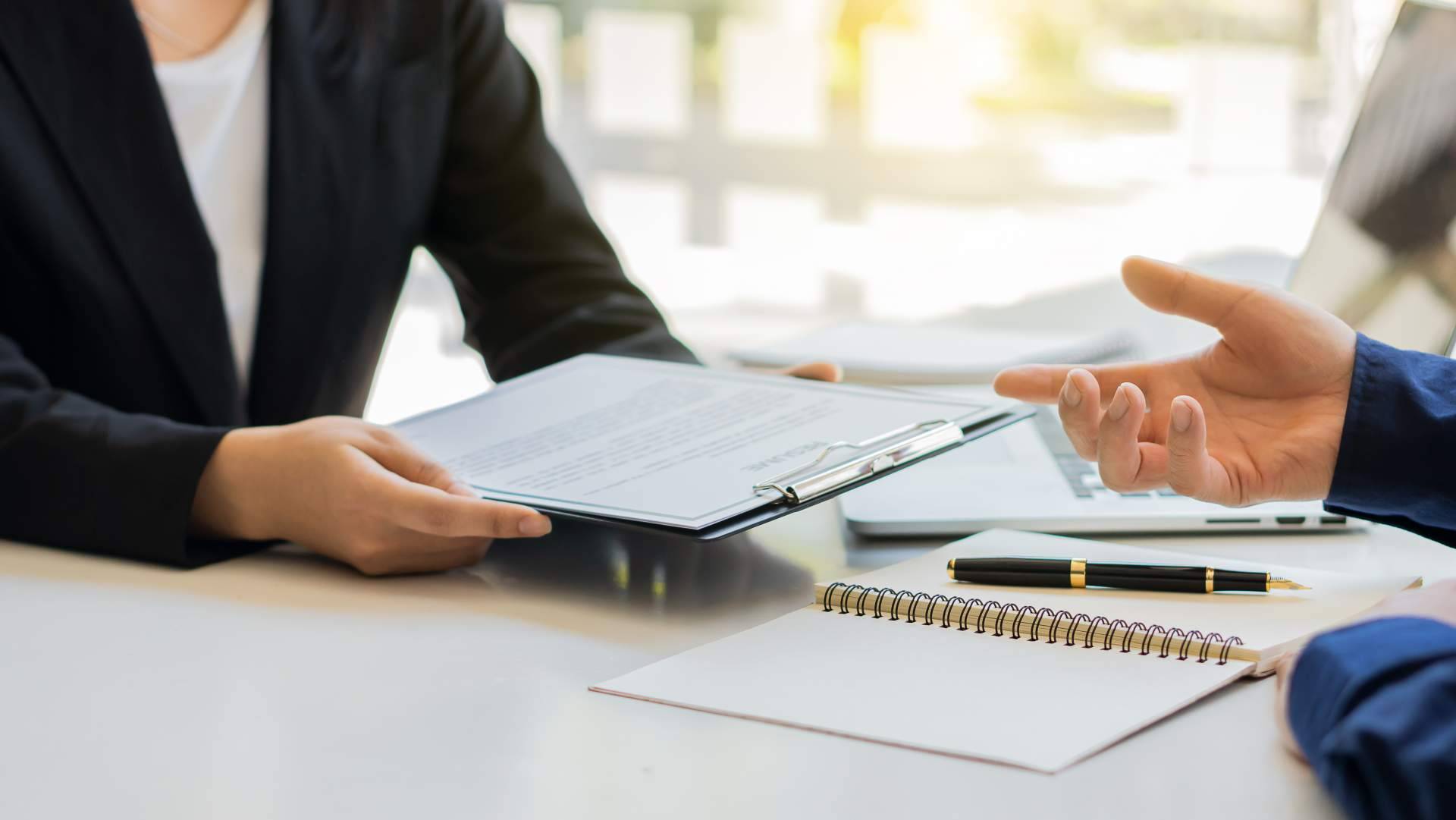 Las personas que han sido despedidas de forma injusta pueden contratar a un abogado de Ancla Abogados