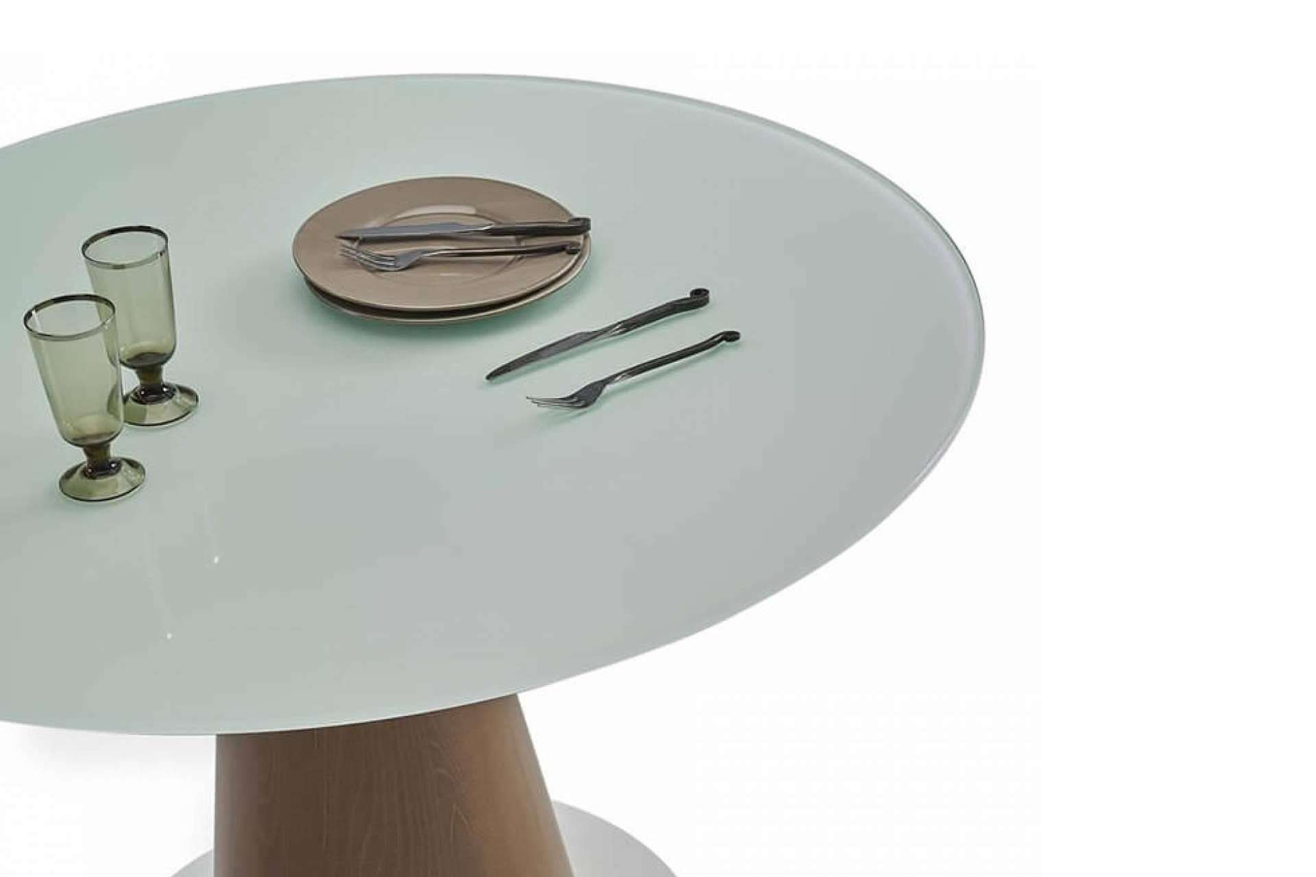 Las mesas redondas con tapa de cristal para comedores modernos y acogedores de Home and Relax