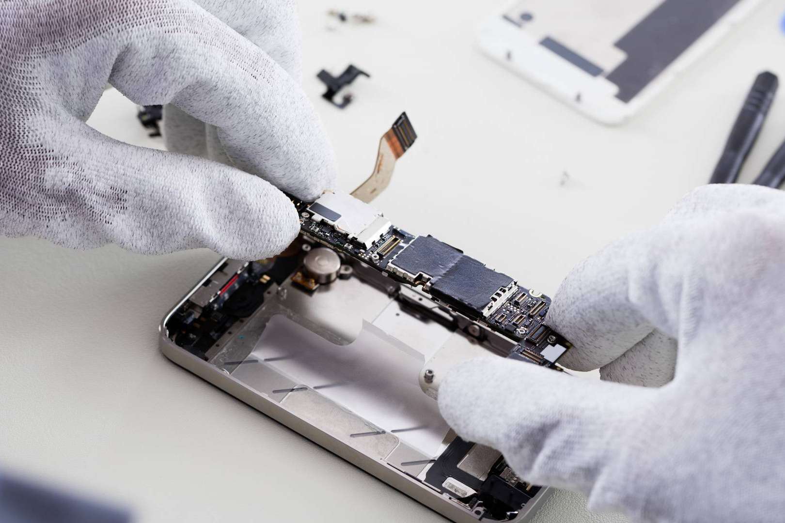 Una nueva manera de reparar o vender tecnología con Saveshop.es