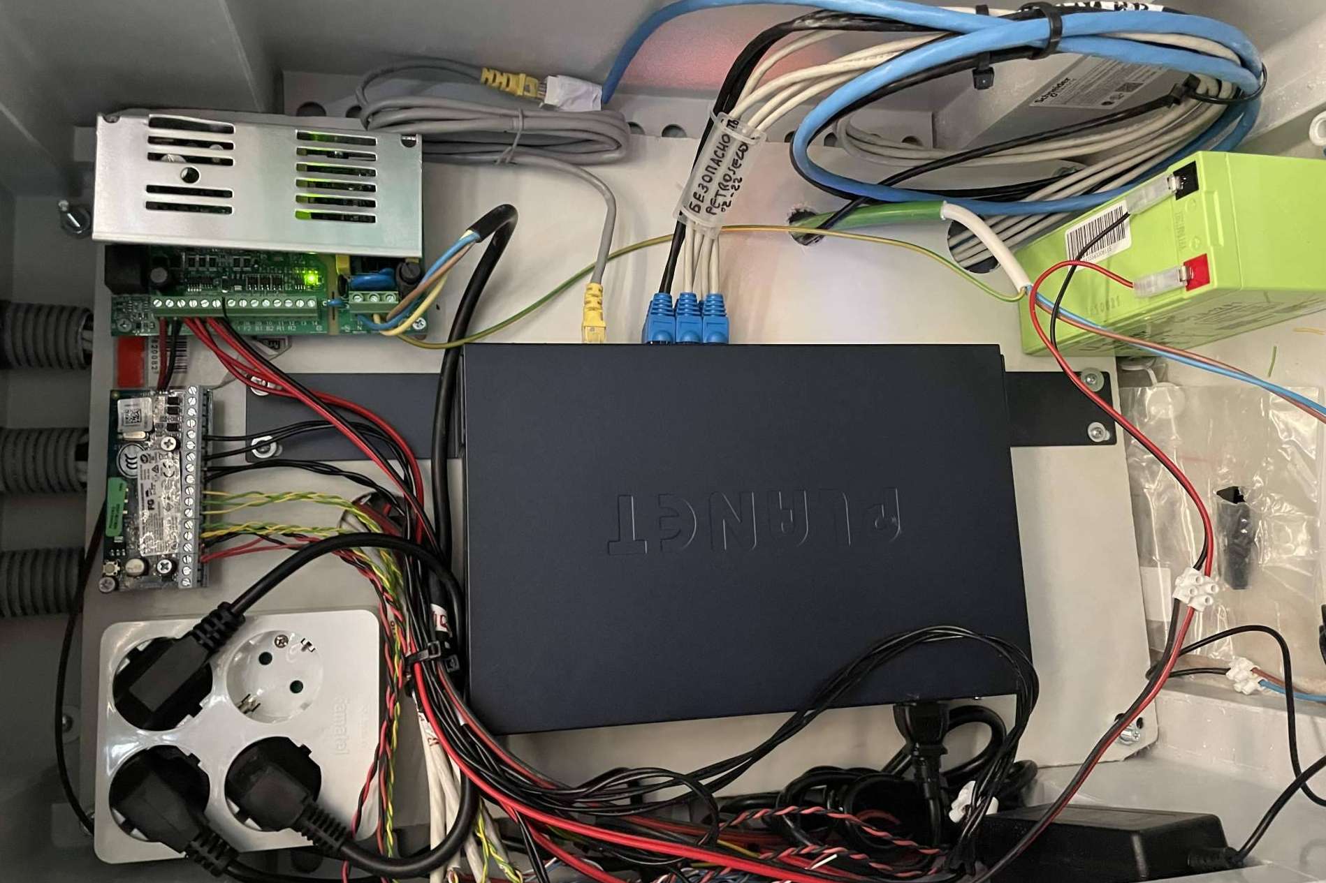 Persianas de seguridad con inteligencia artificial VAP, de la mano de PetroSecur Seguridad y Defensa