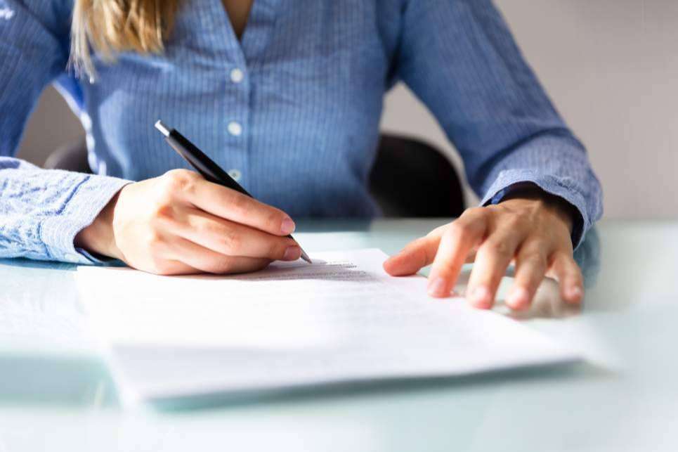 Contrato de trabajo, los aspectos básicos a tener en cuenta antes, durante y después de firmarlo
