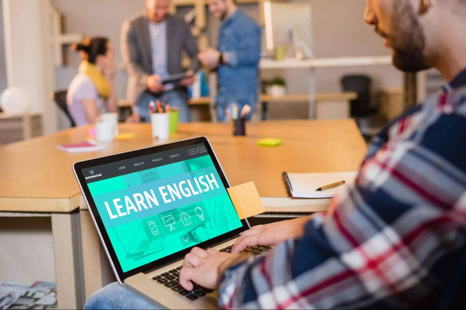 La Academia de Inglés ofrece clases de inglés online en grupo para adultos