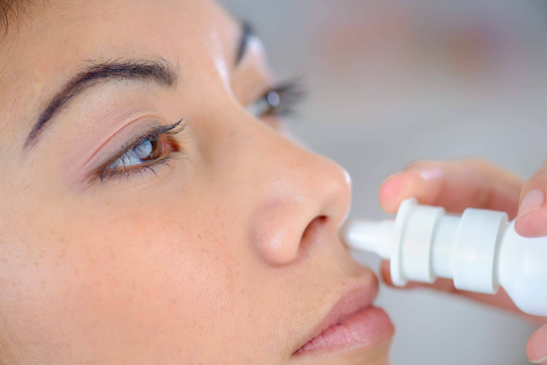 El spray de agua de mar es ideal para regenerar la mucosa nasal, por Centro de Naturopatía y la Salud