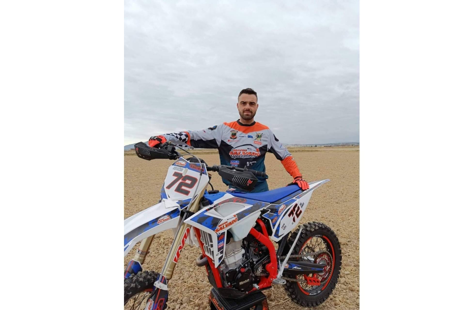 Las competiciones de enduro y motocross con ADHESIVOSEMBARRADOS