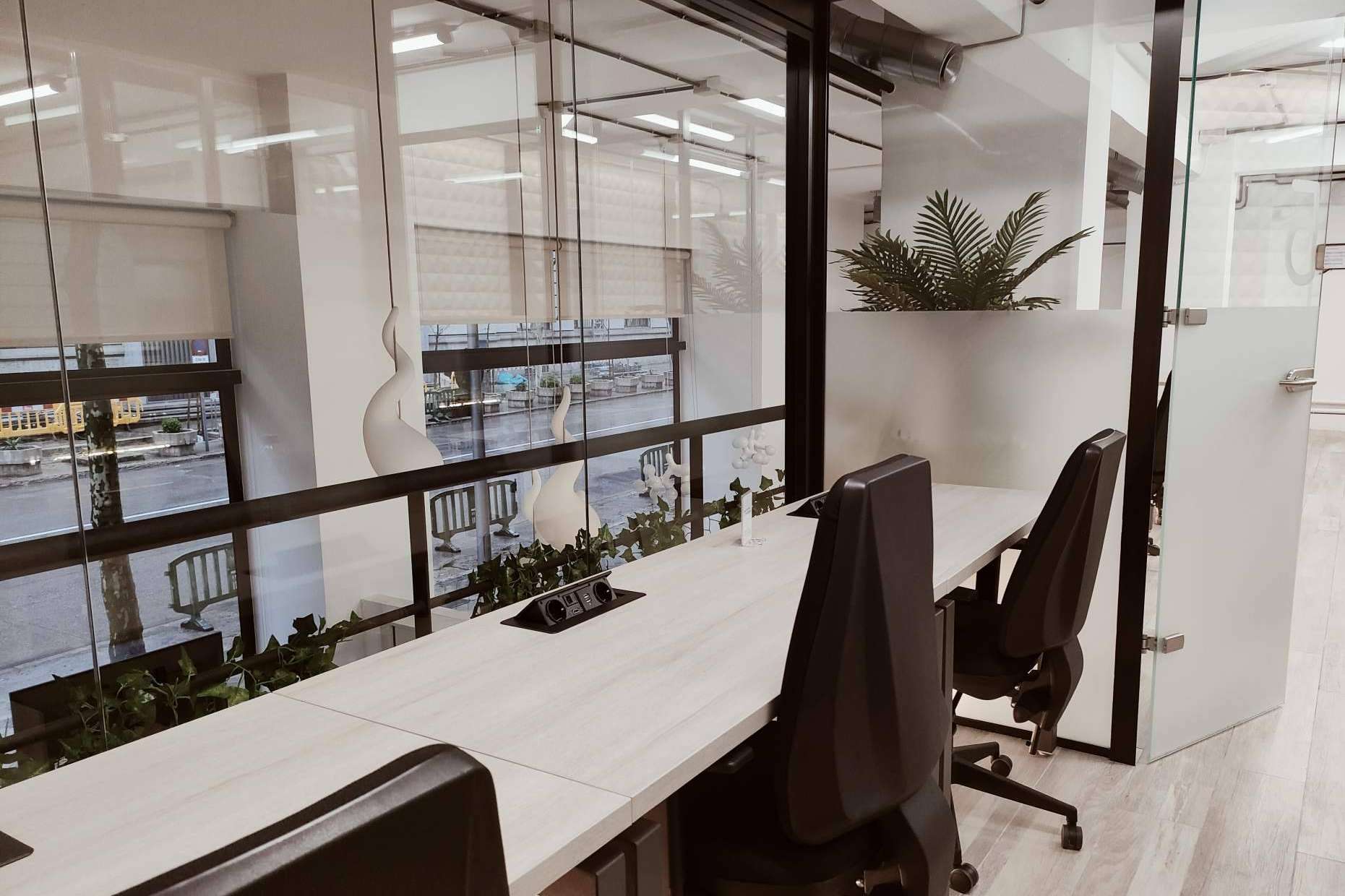 Coworking Bernabéu dispone de despachos privados y salas de reunión