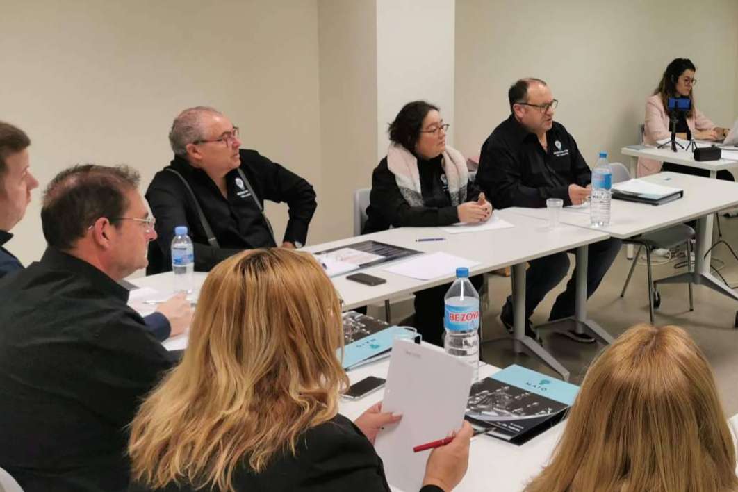La clave de la felicidad se encuentra en las raíces de una empresa de mediación de seguros
