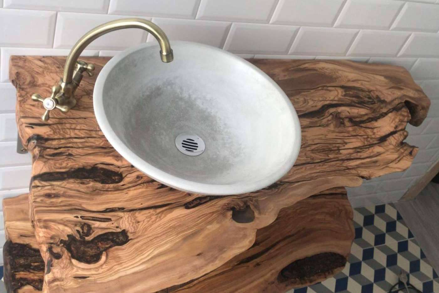 Encimeras con madera resistente y sostenible en Encimeras de Olivo