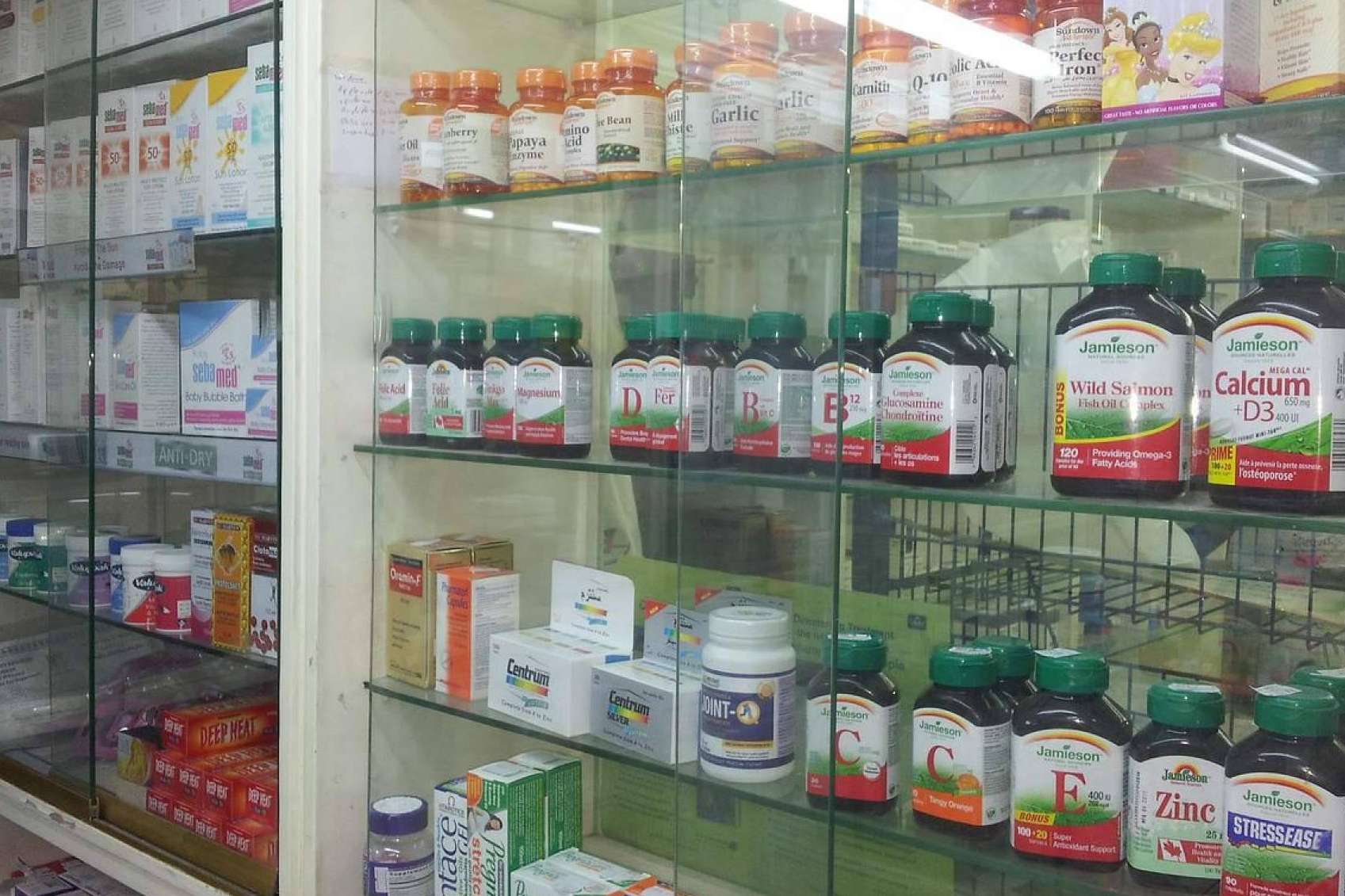 BancoDatos cuenta con una amplia base de datos de farmacias y listado de clínicas dentales