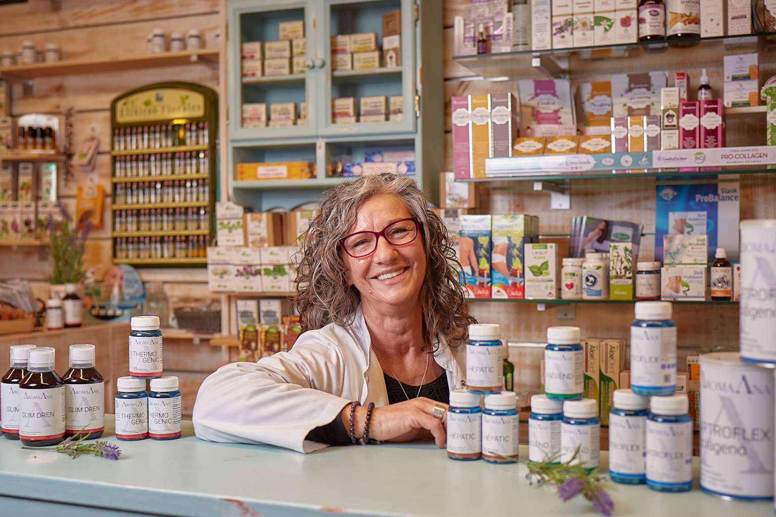 Perder peso o mejorar la salud de la mano de AROMAANA
