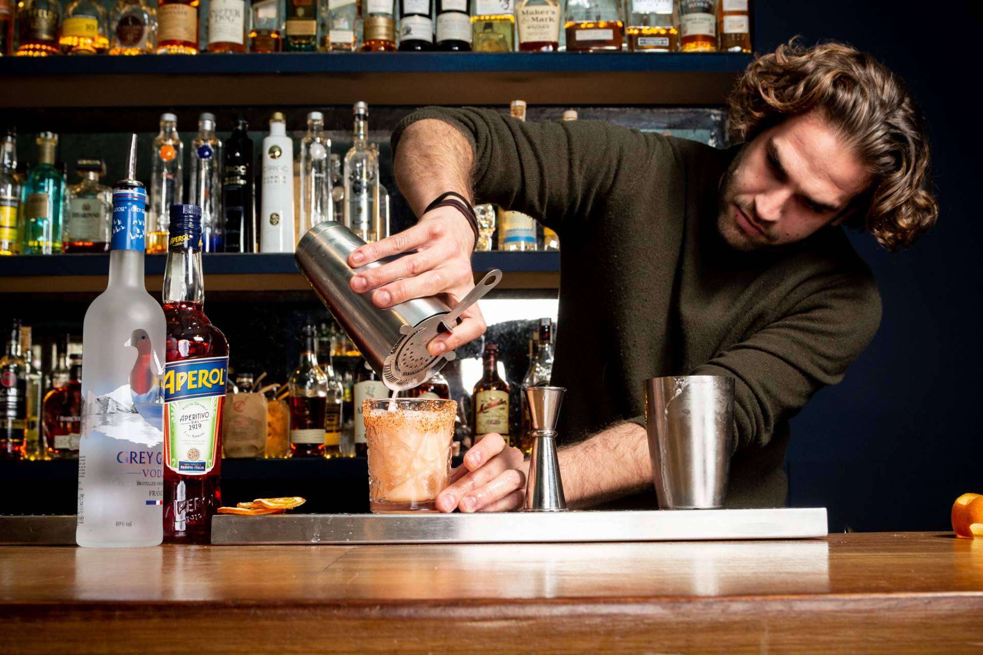 Convertirse en un auténtico bartender de la mano de ESCOM con el Curso Profesional de Bartender