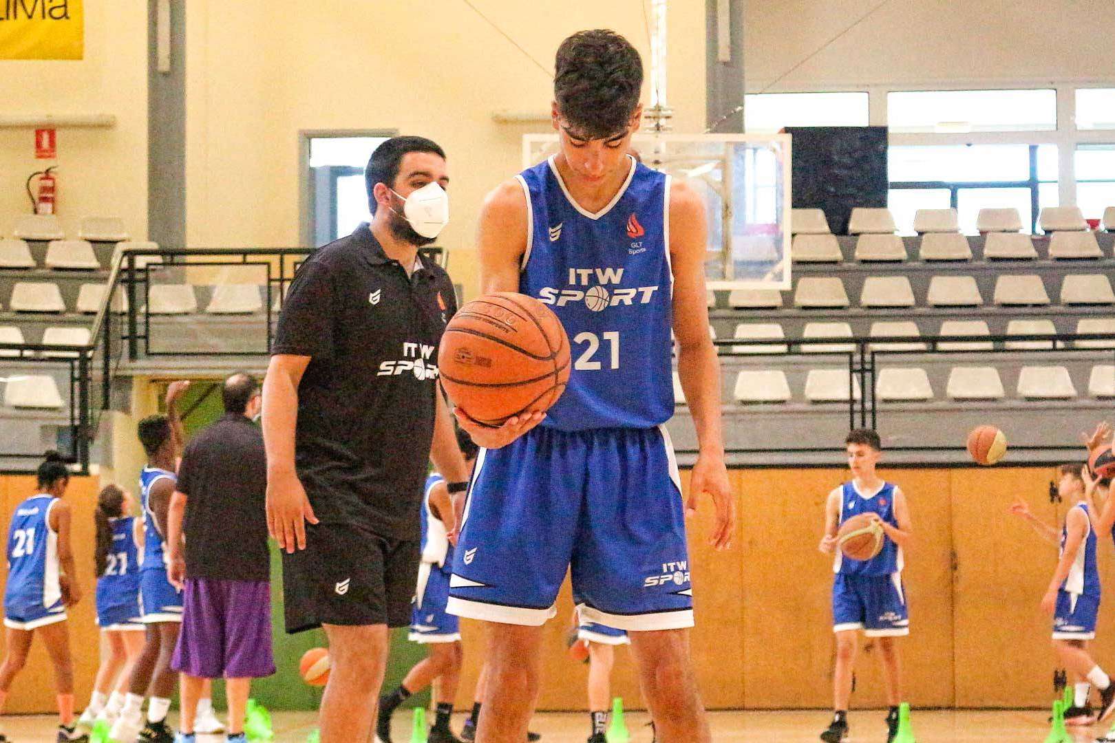 ITW Sport indica qué es un programa de formación de jugadores de baloncesto