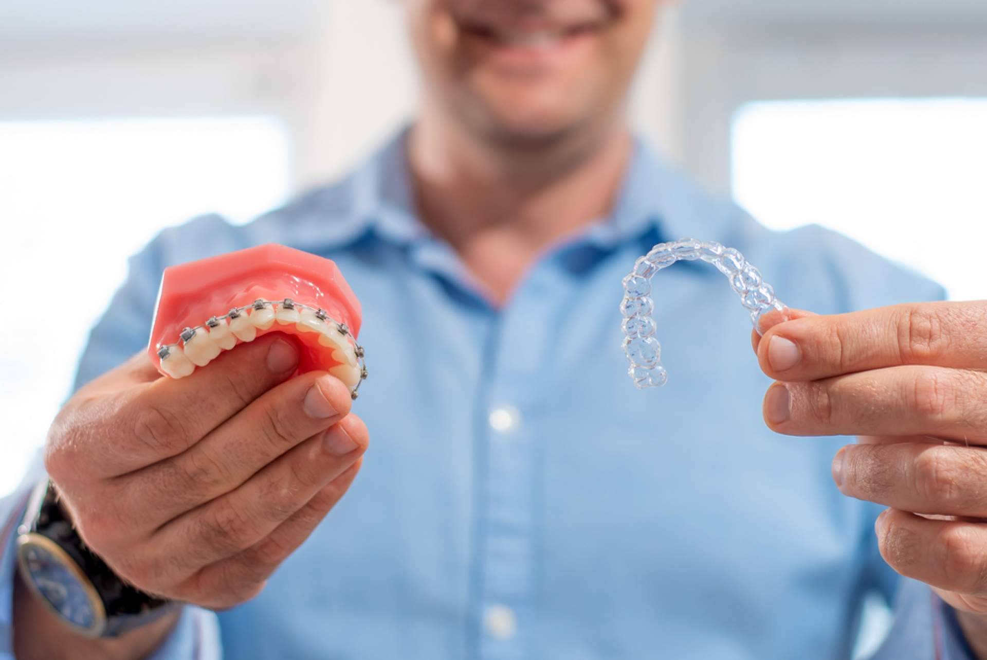 Doctores Dental ofrece una amplia variedad de tratamientos dentales en Madrid, bajo la dirección de la doctora María Rodríguez Rubio