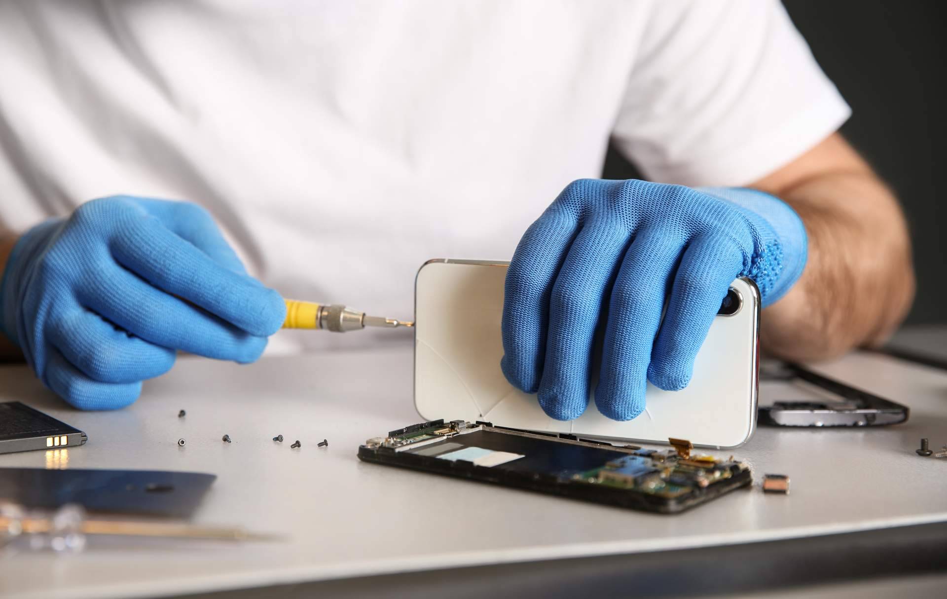 Un laboratorio de electrónica capaz de solucionar cualquier desperfecto es Reparar Ordenadores