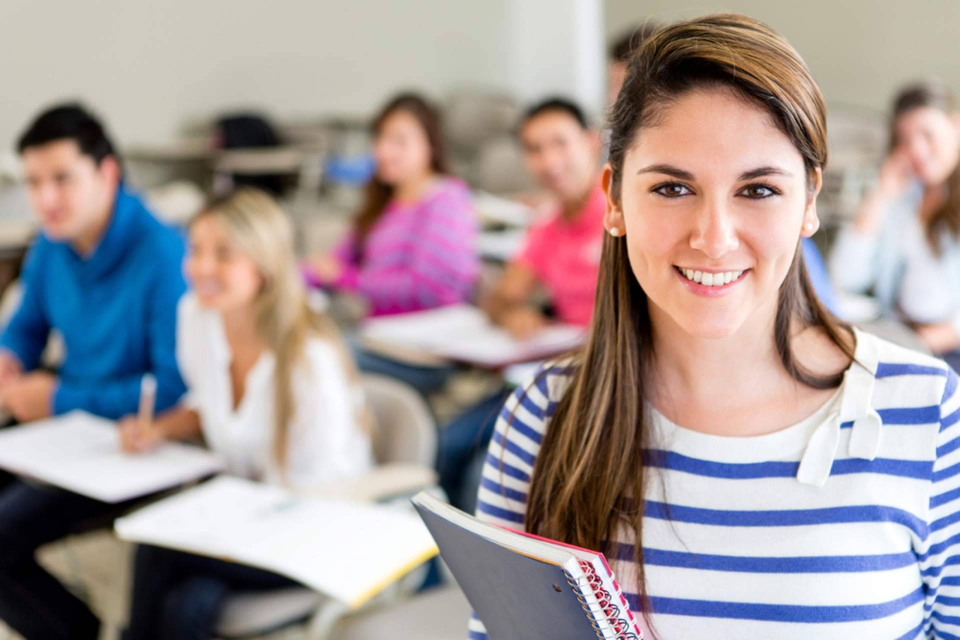 Para superar la prueba teórica del permiso de conducir, Autoescuela 2000 ofrece trucos